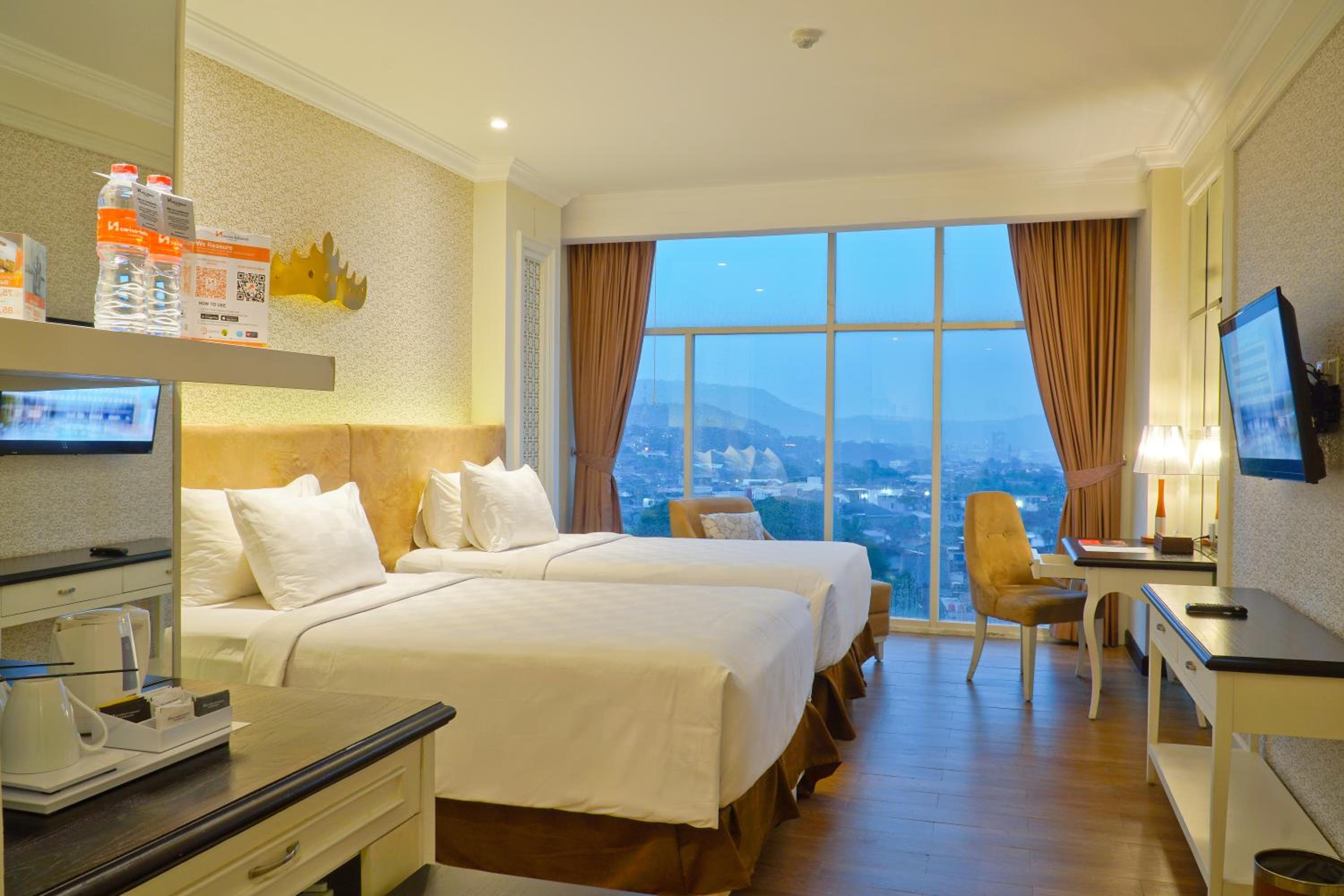 Deluxe Twin Room with Sea View