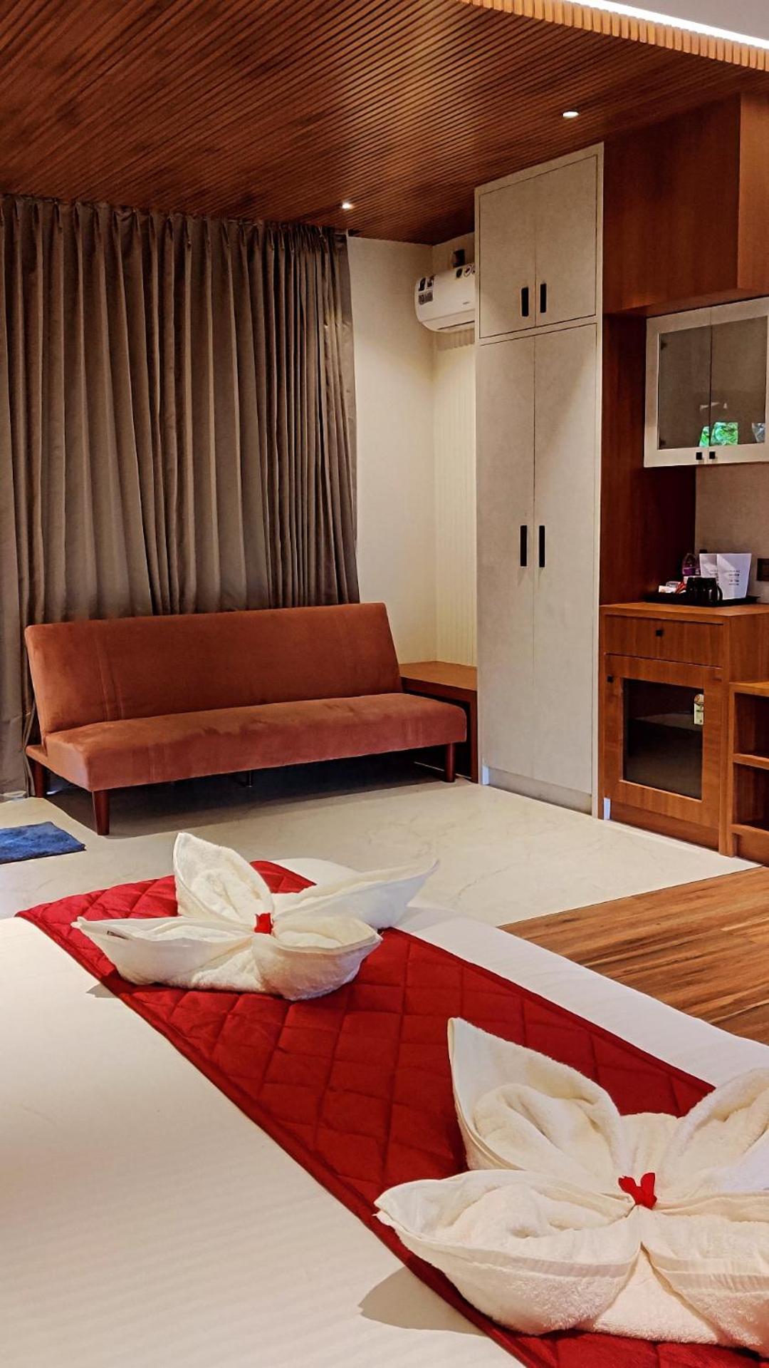 Superior King Room - Photo 1