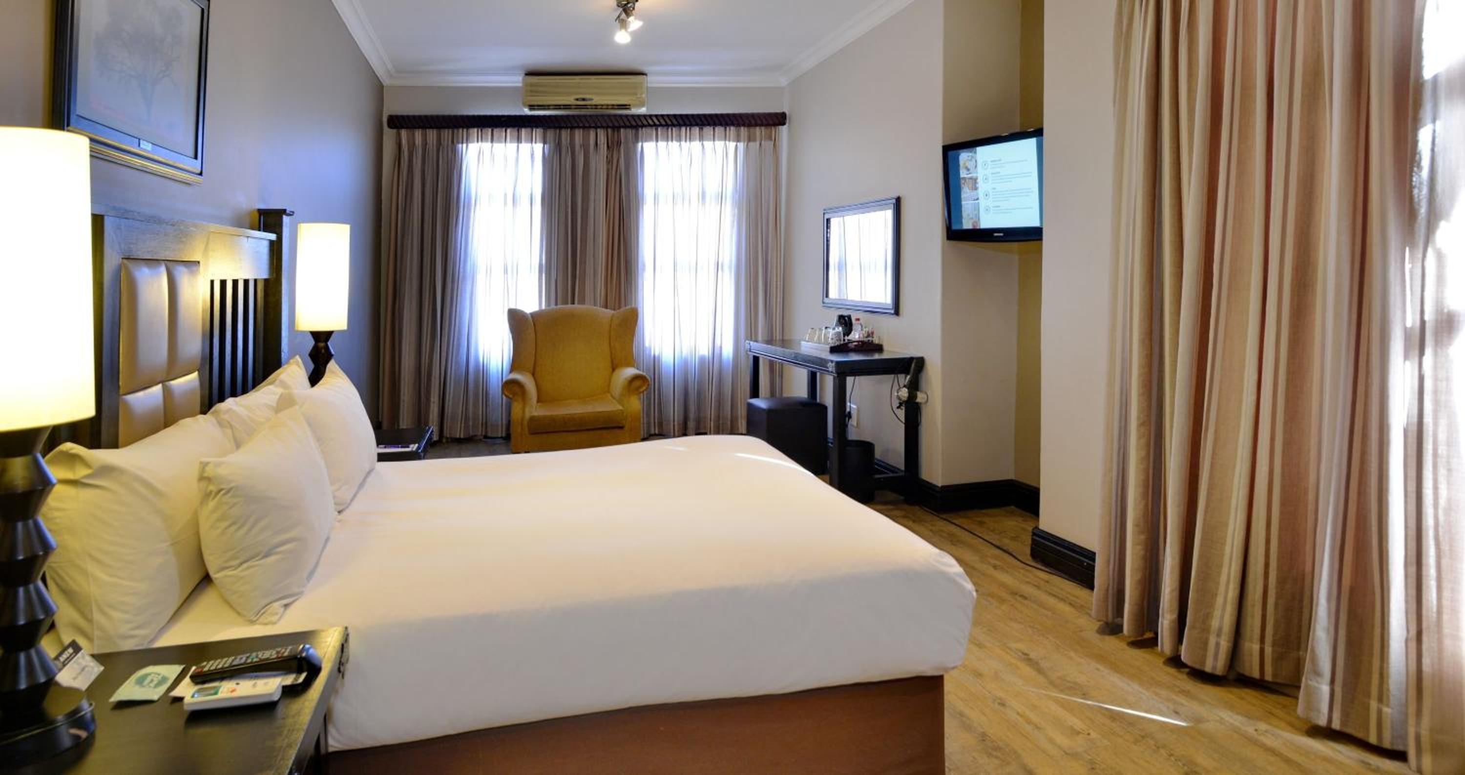 Standard Twin Room - Photo 1