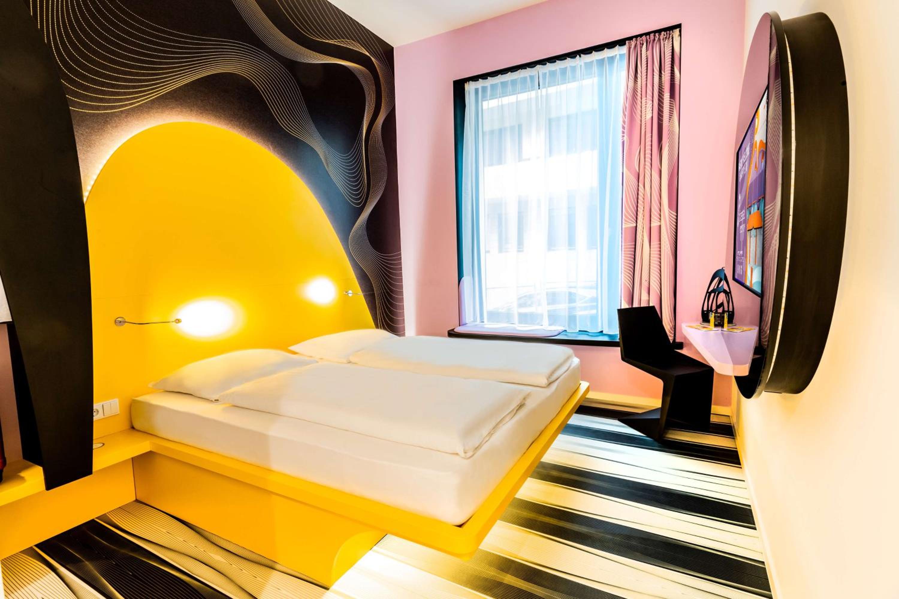 Design Room - Non-Smoking - Photo 1