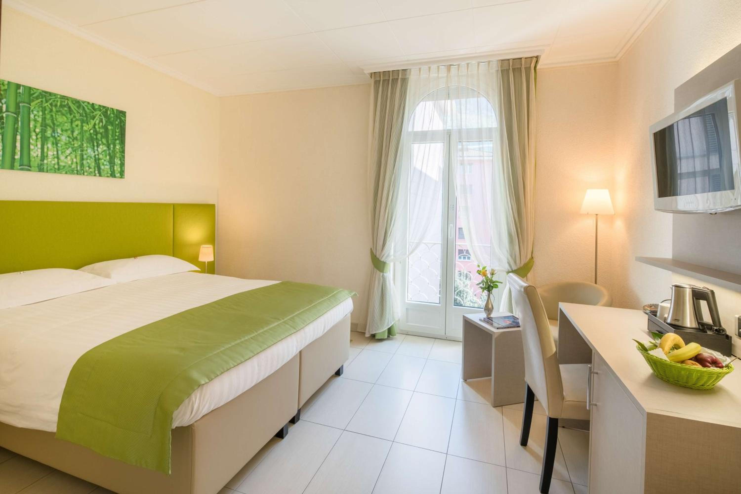 Executive Double Room with Balcony - Photo 1