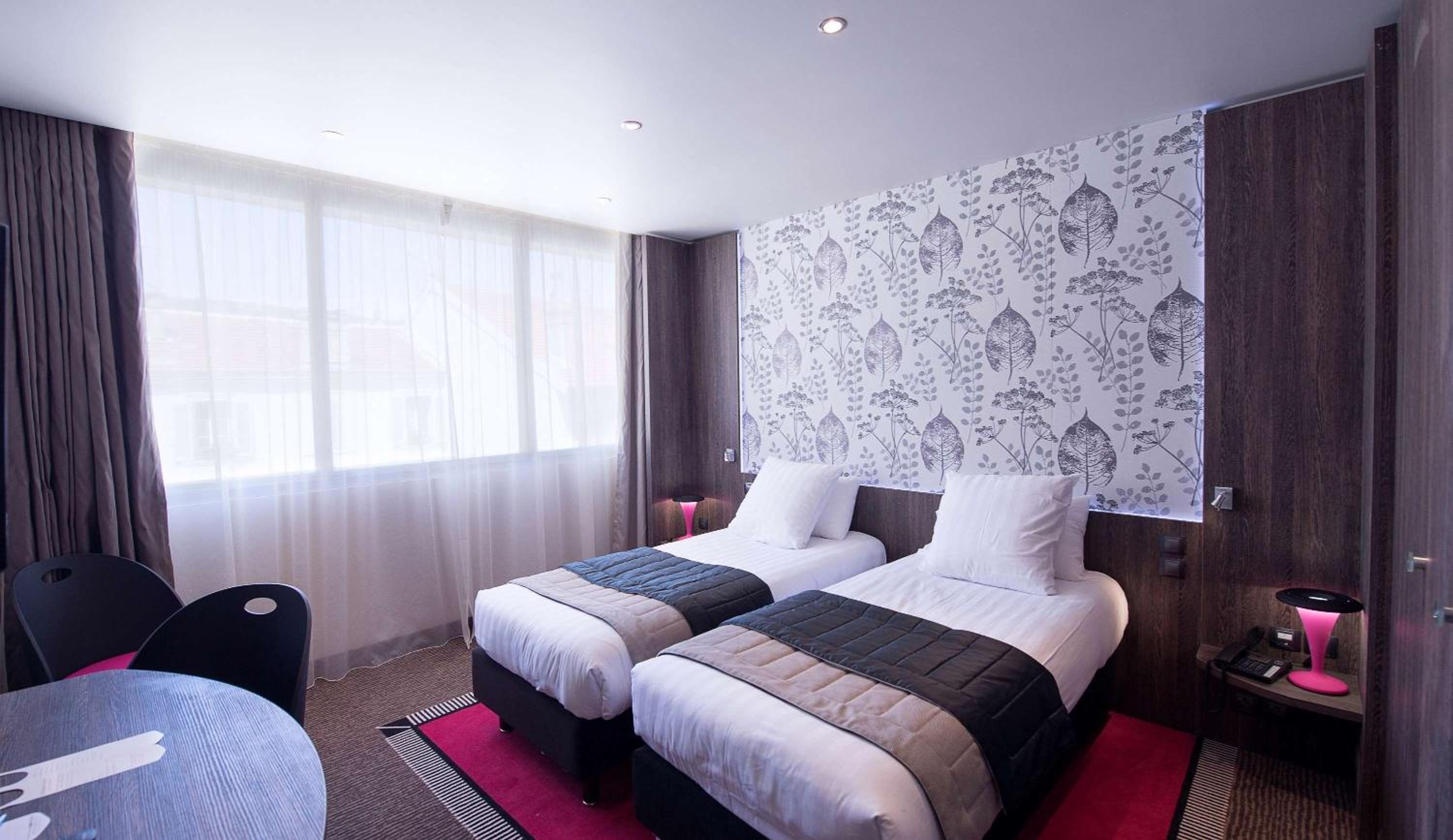 Superior Twin Room with City View - Photo 1