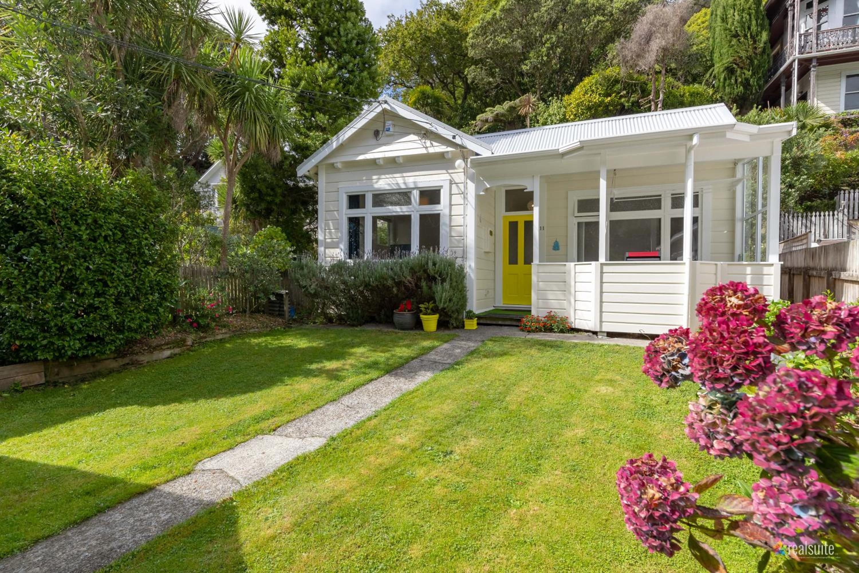 Three-Bedroom House photo 2