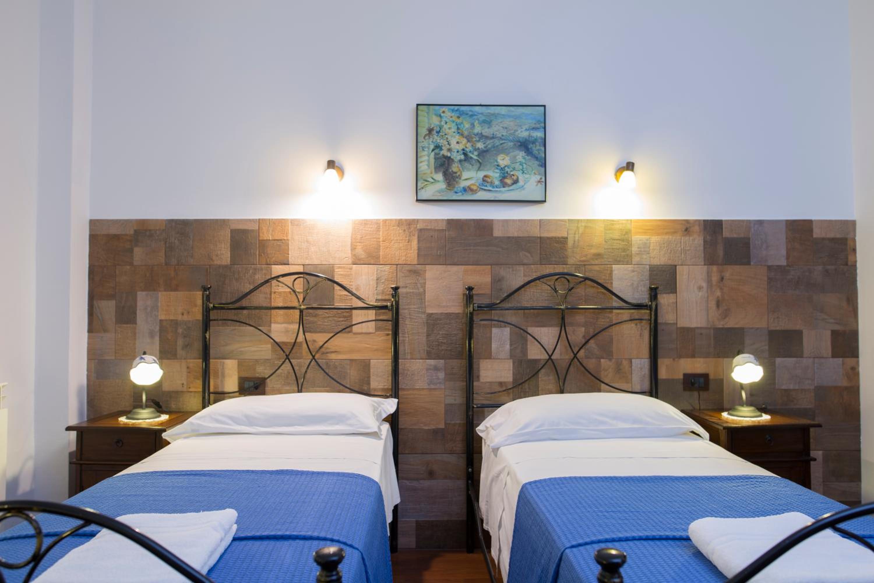 Double or Twin Room - Photo 3