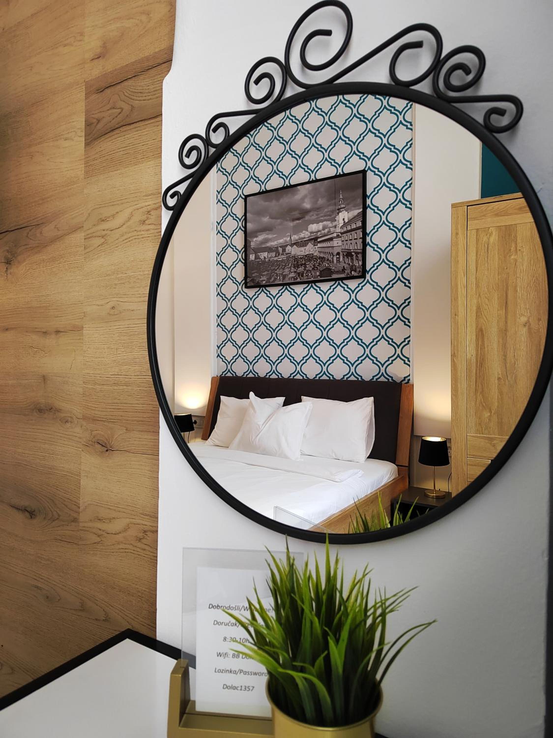 Double Room with Private Bathroom - Photo 1