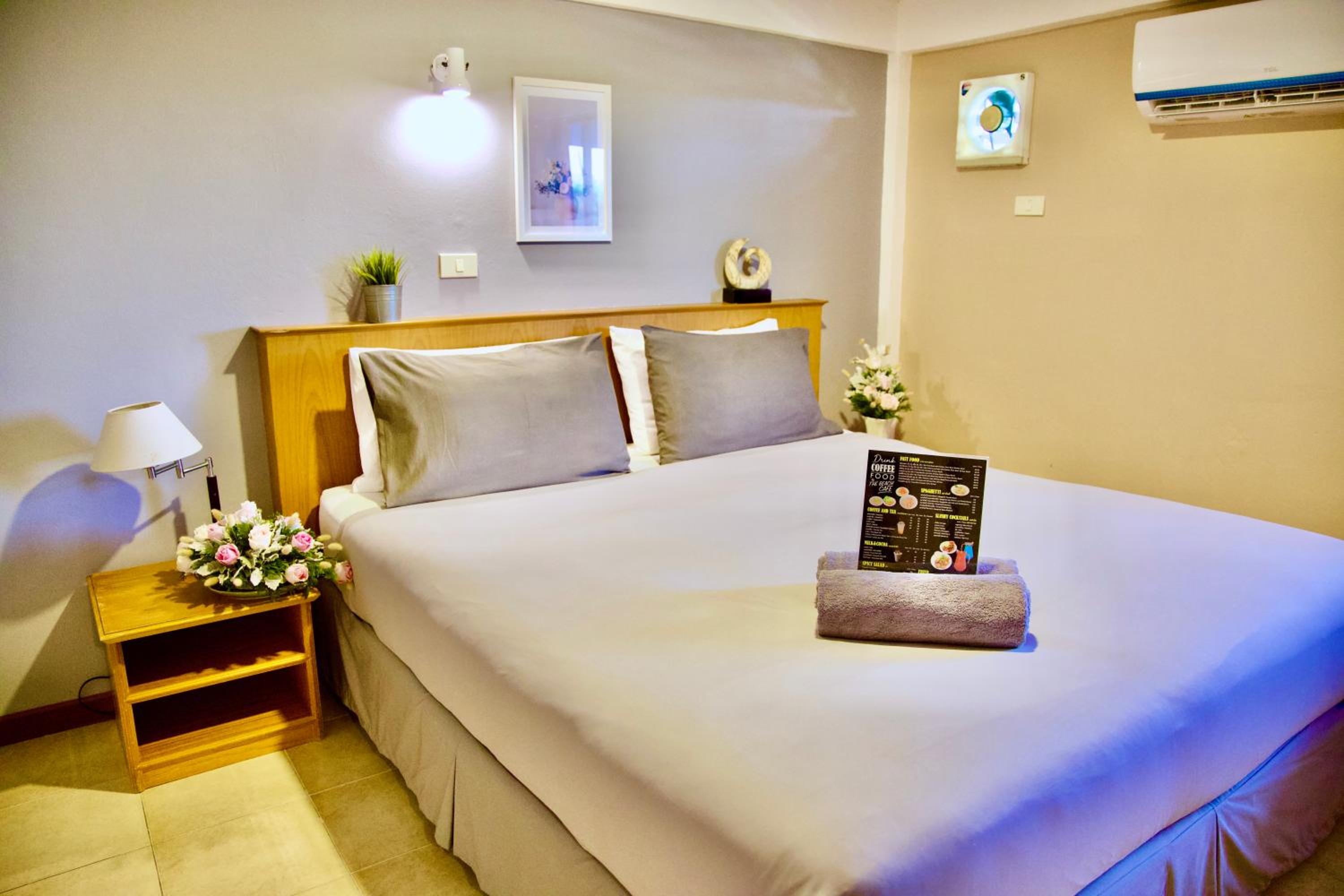Superior Double Room with Pool View