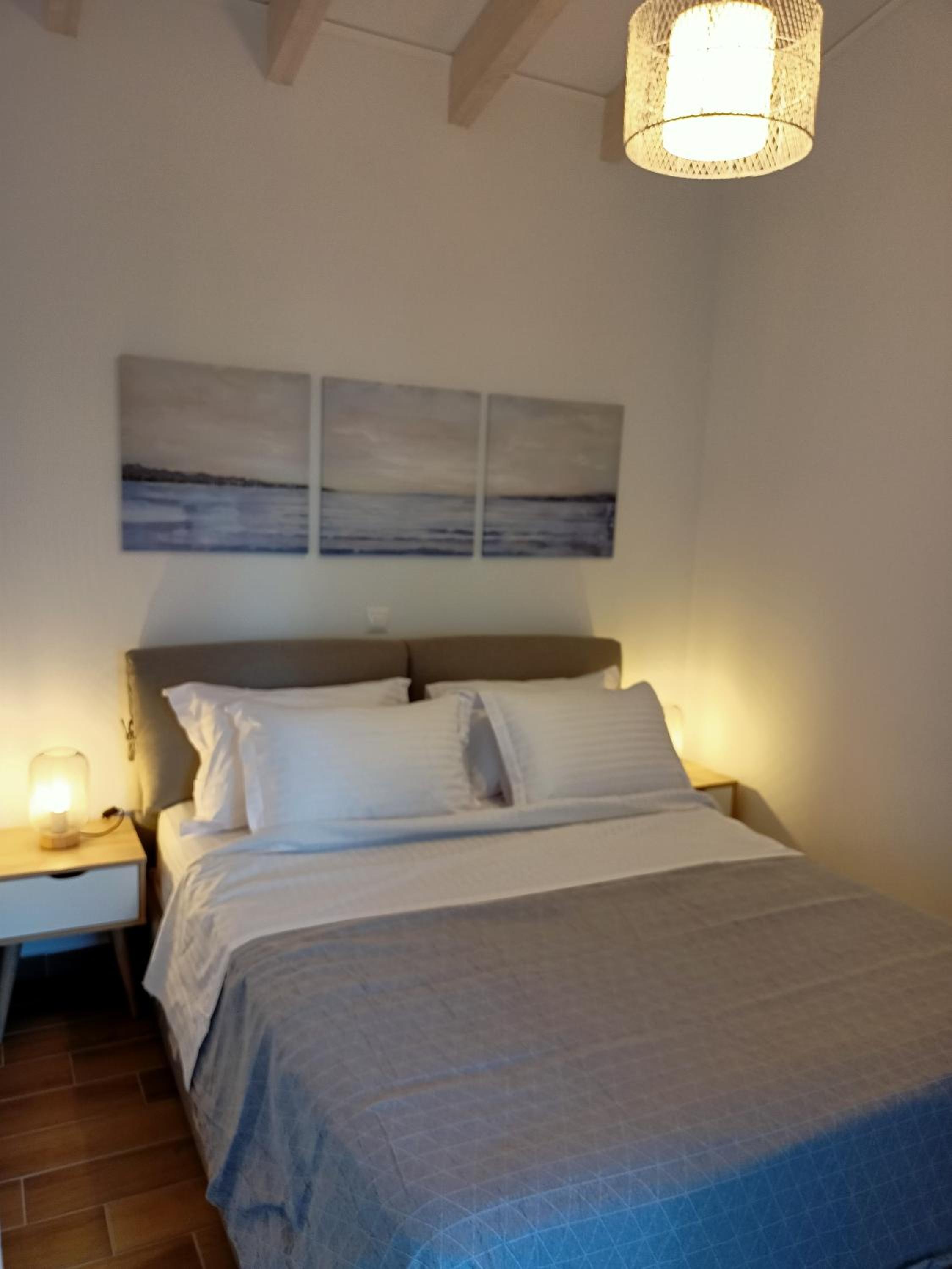 One-Bedroom House photo 1