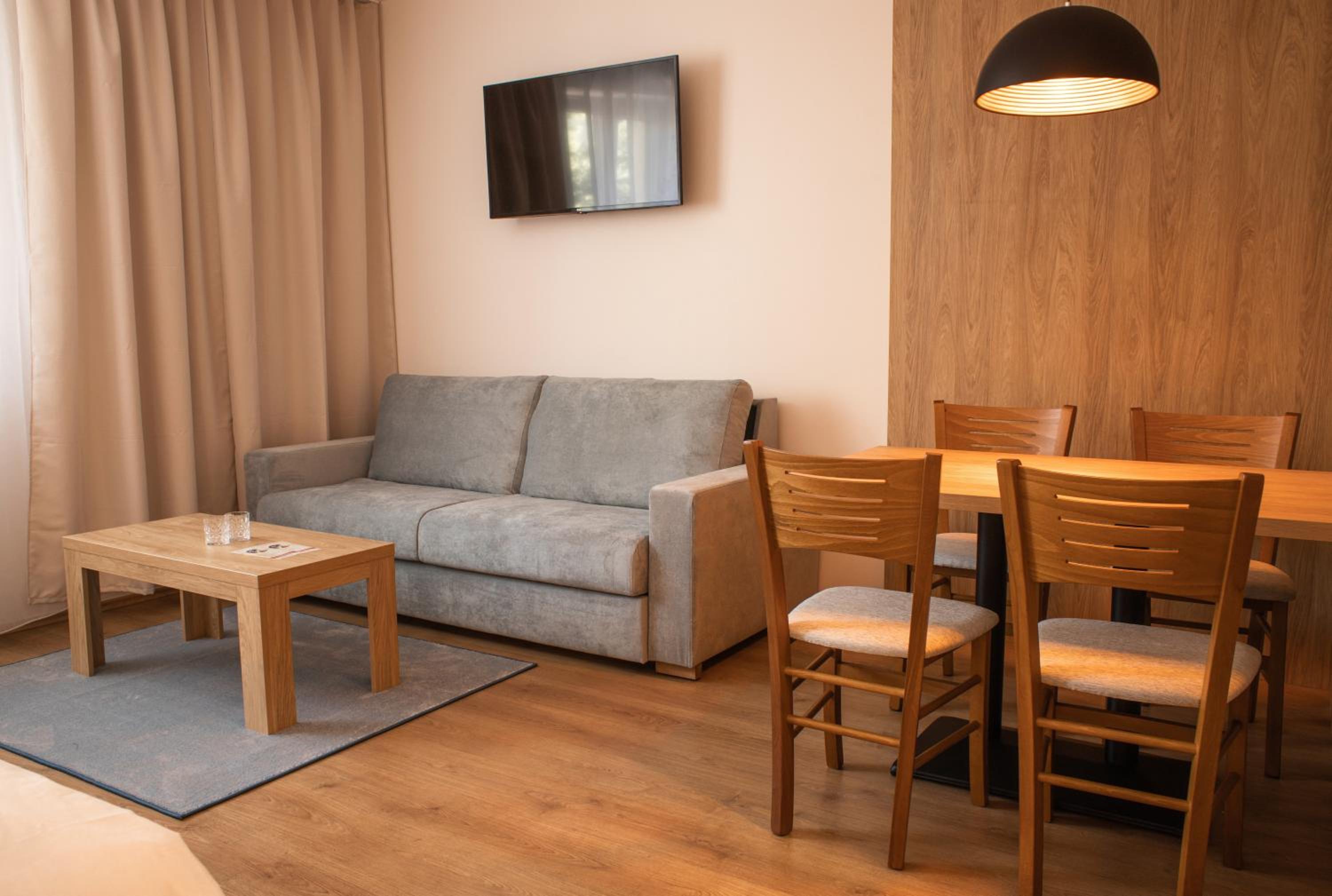Comfort Quadruple Room - Photo 9