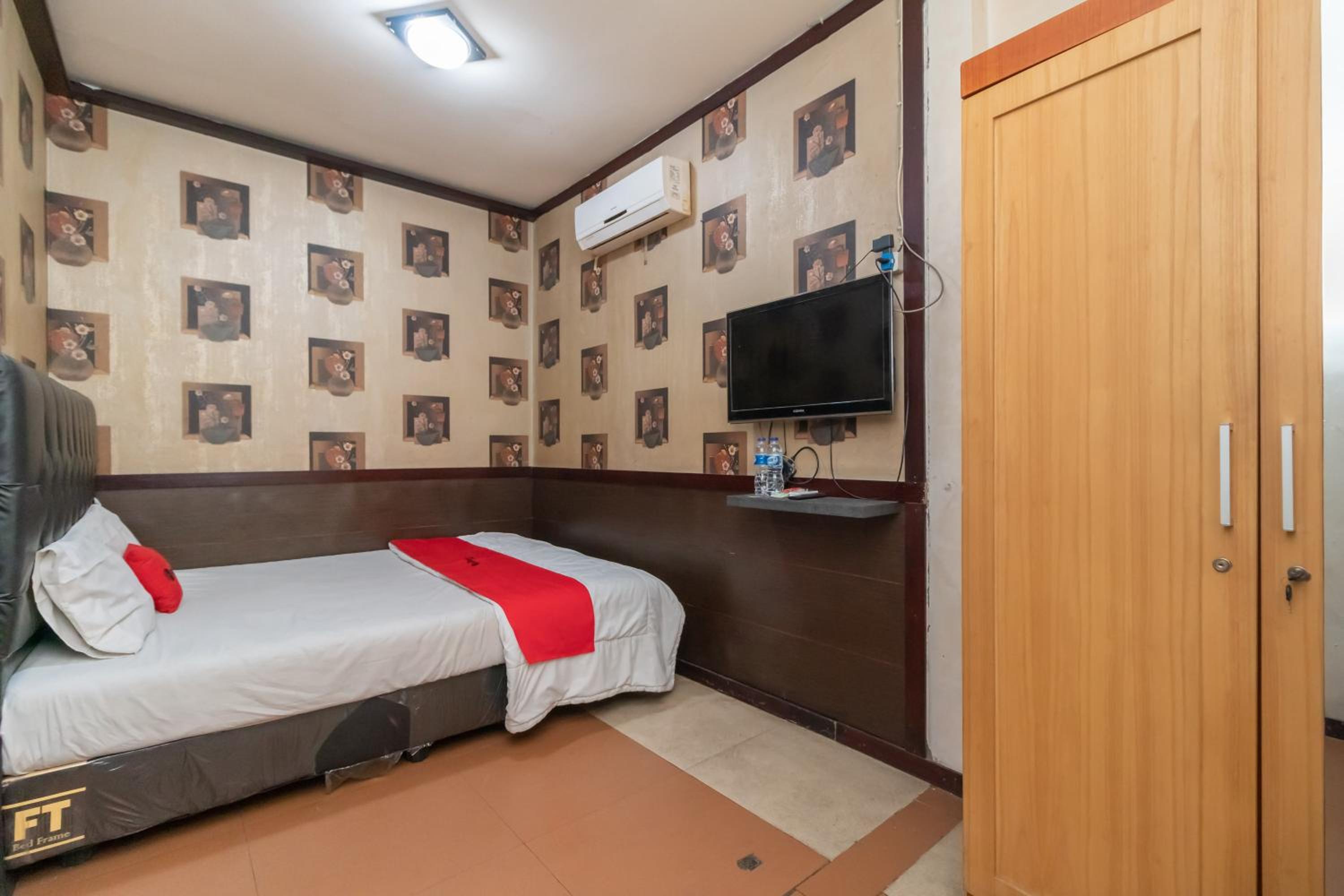 Double Room - Photo 11