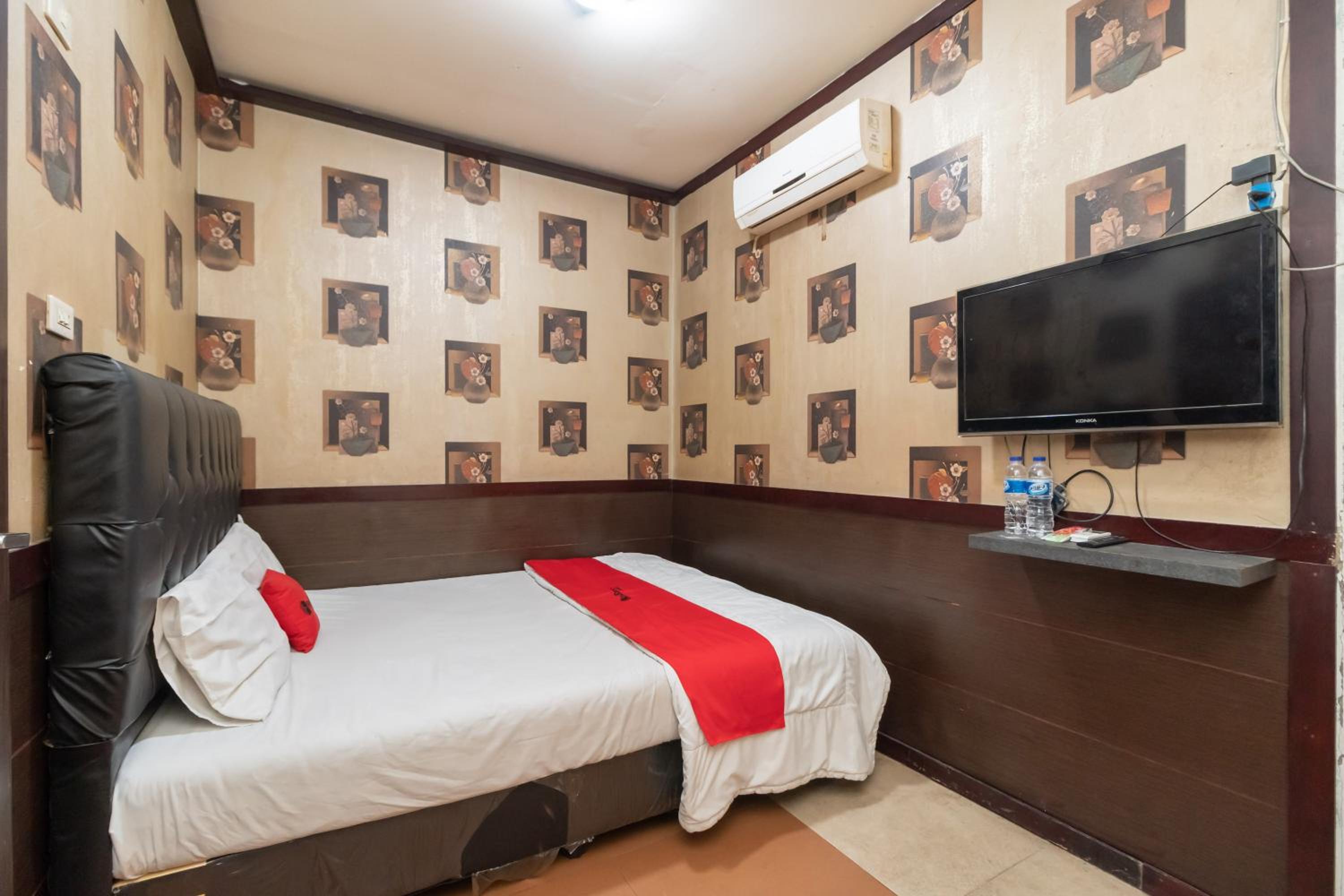 Double Room - Photo 9
