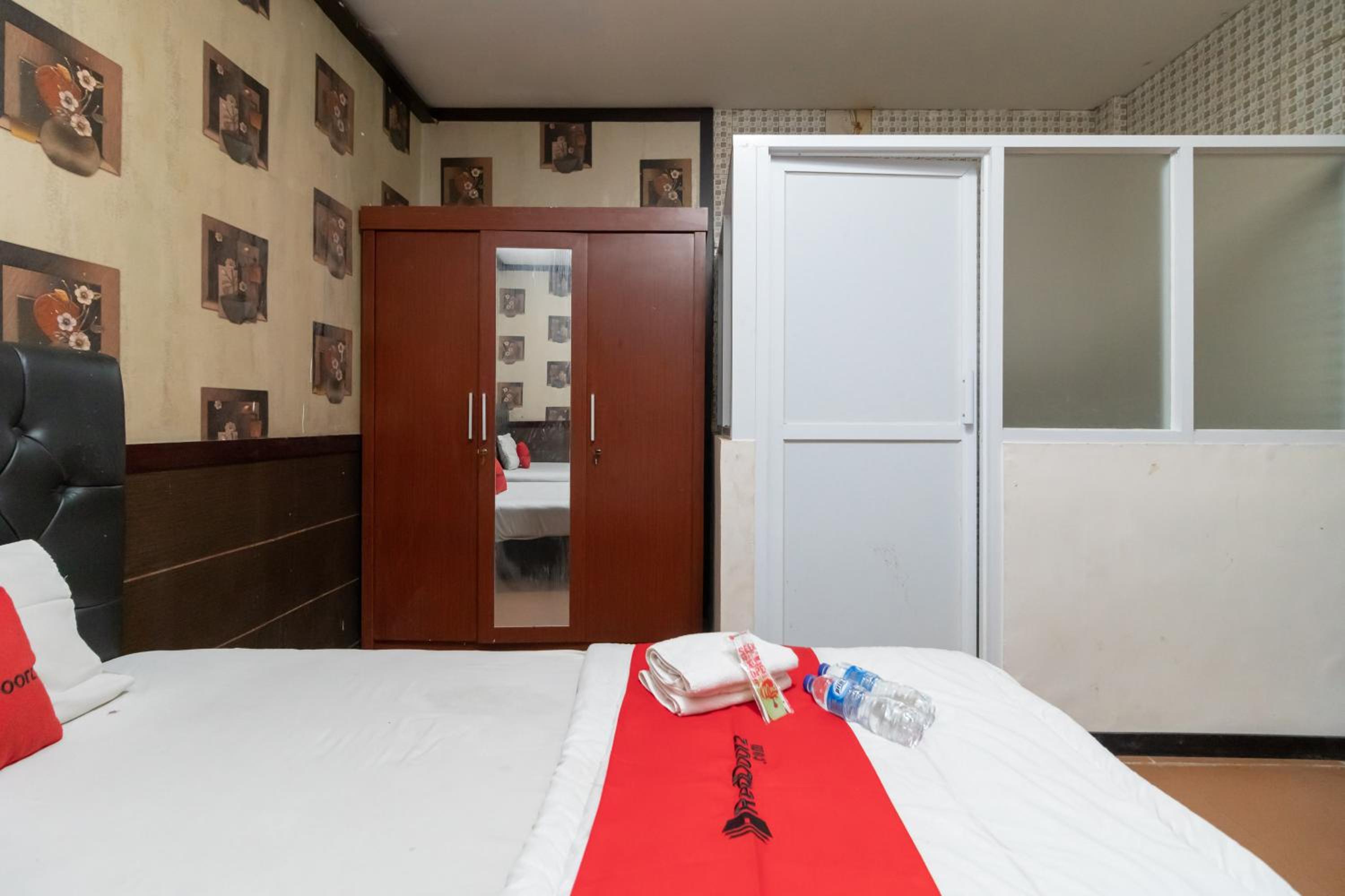 Double Room - Photo 8