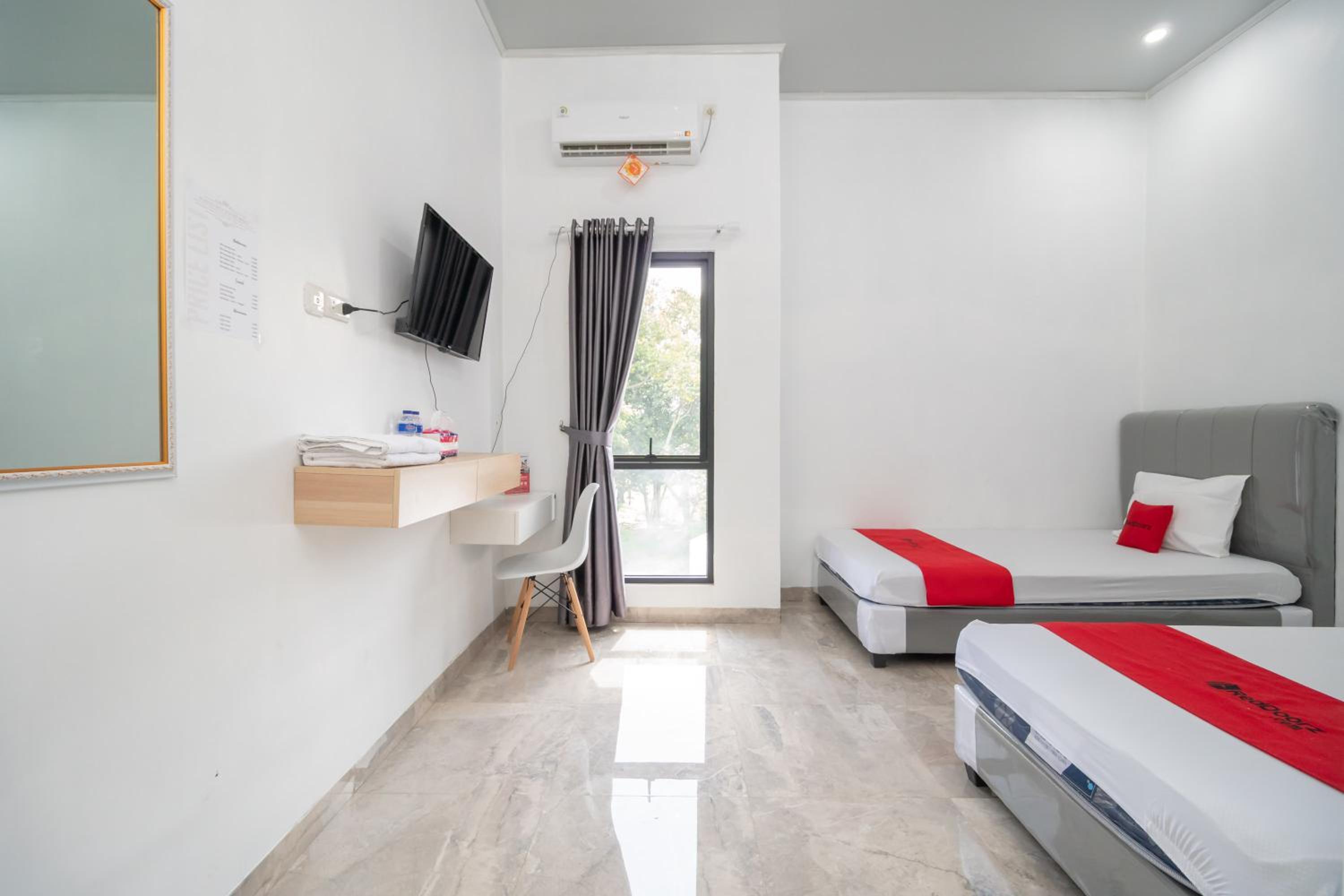 Twin Room - Photo 3