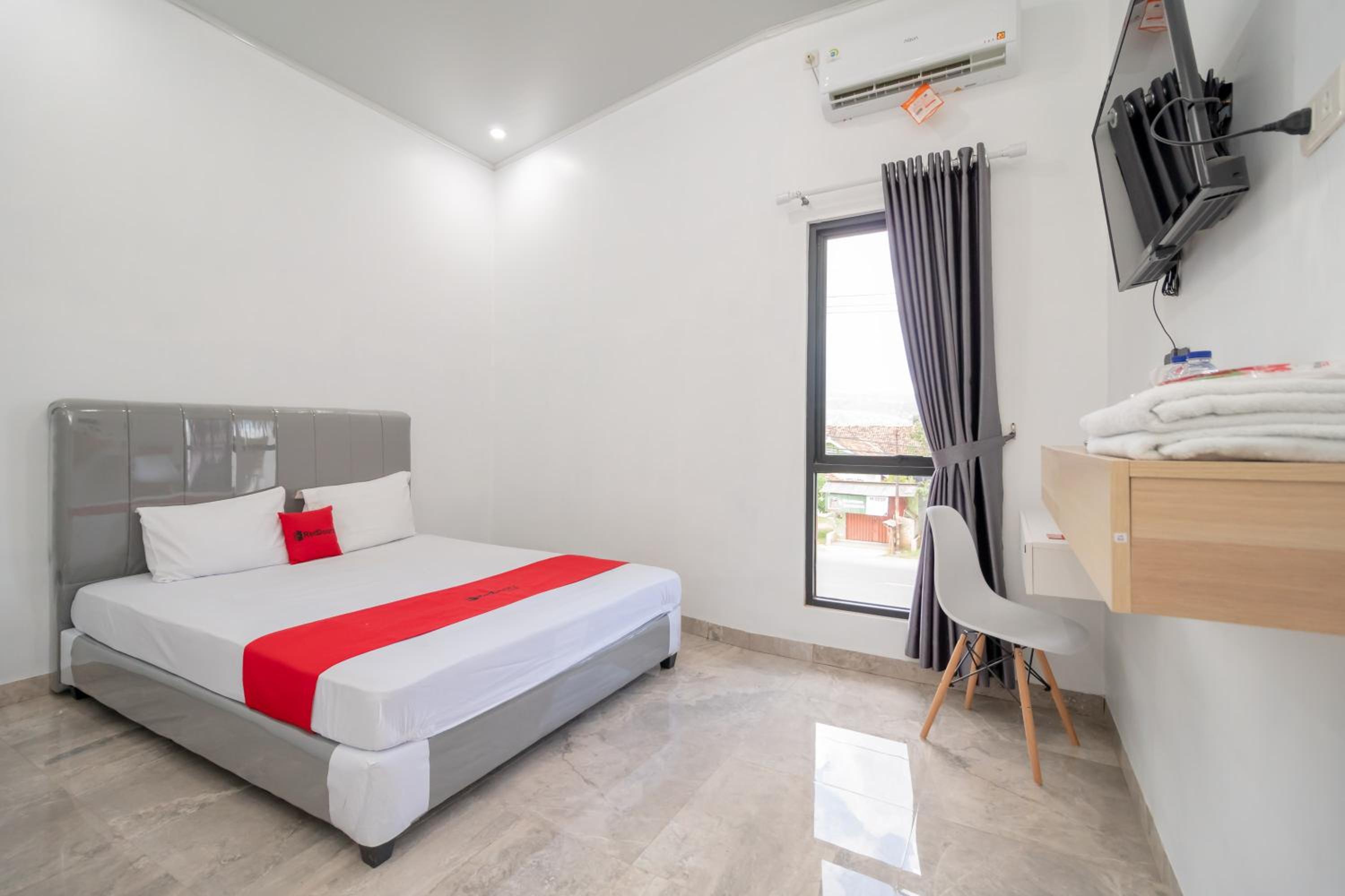 Double Room - Photo 5