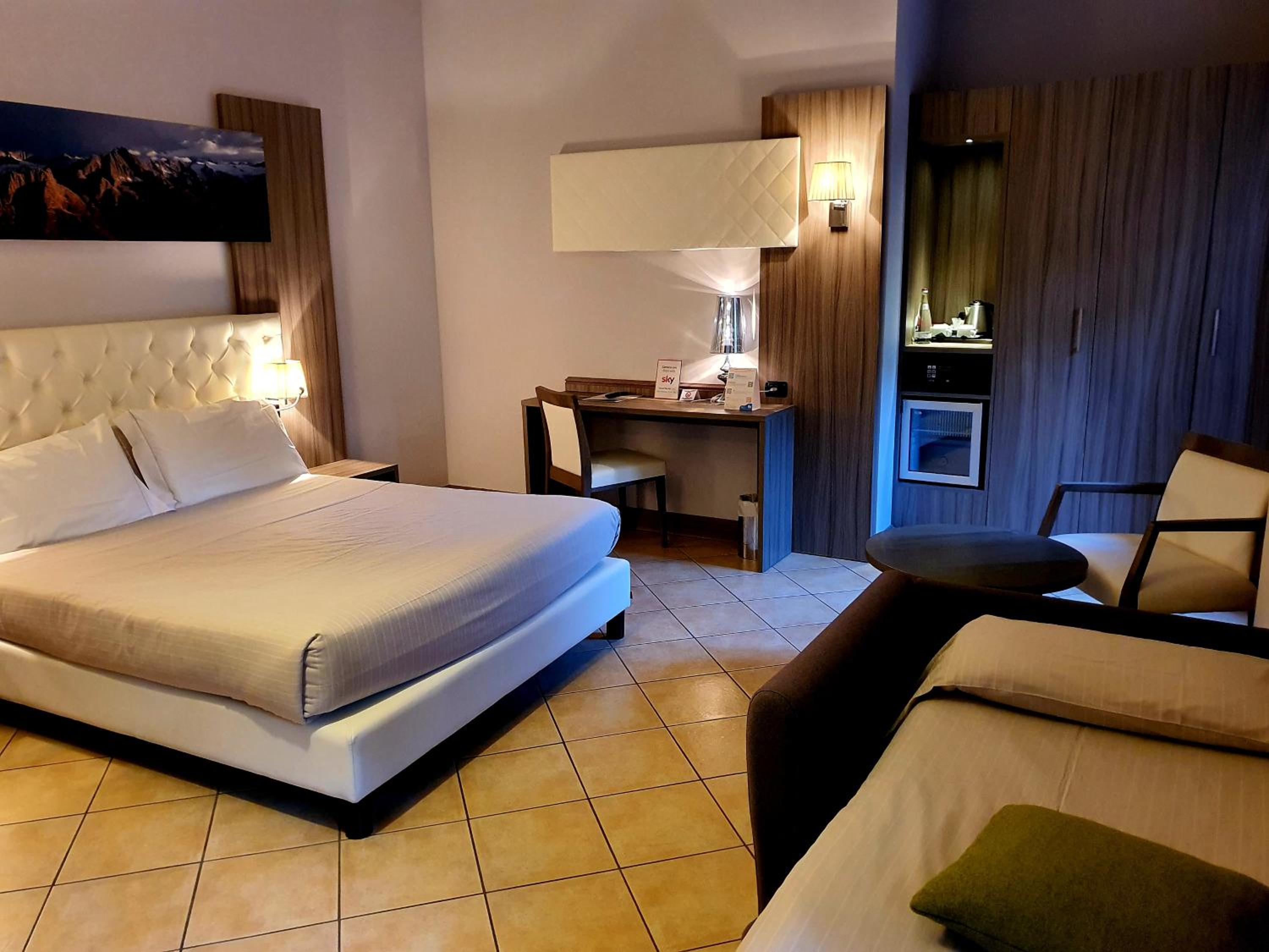 Economy Triple Room photo 1