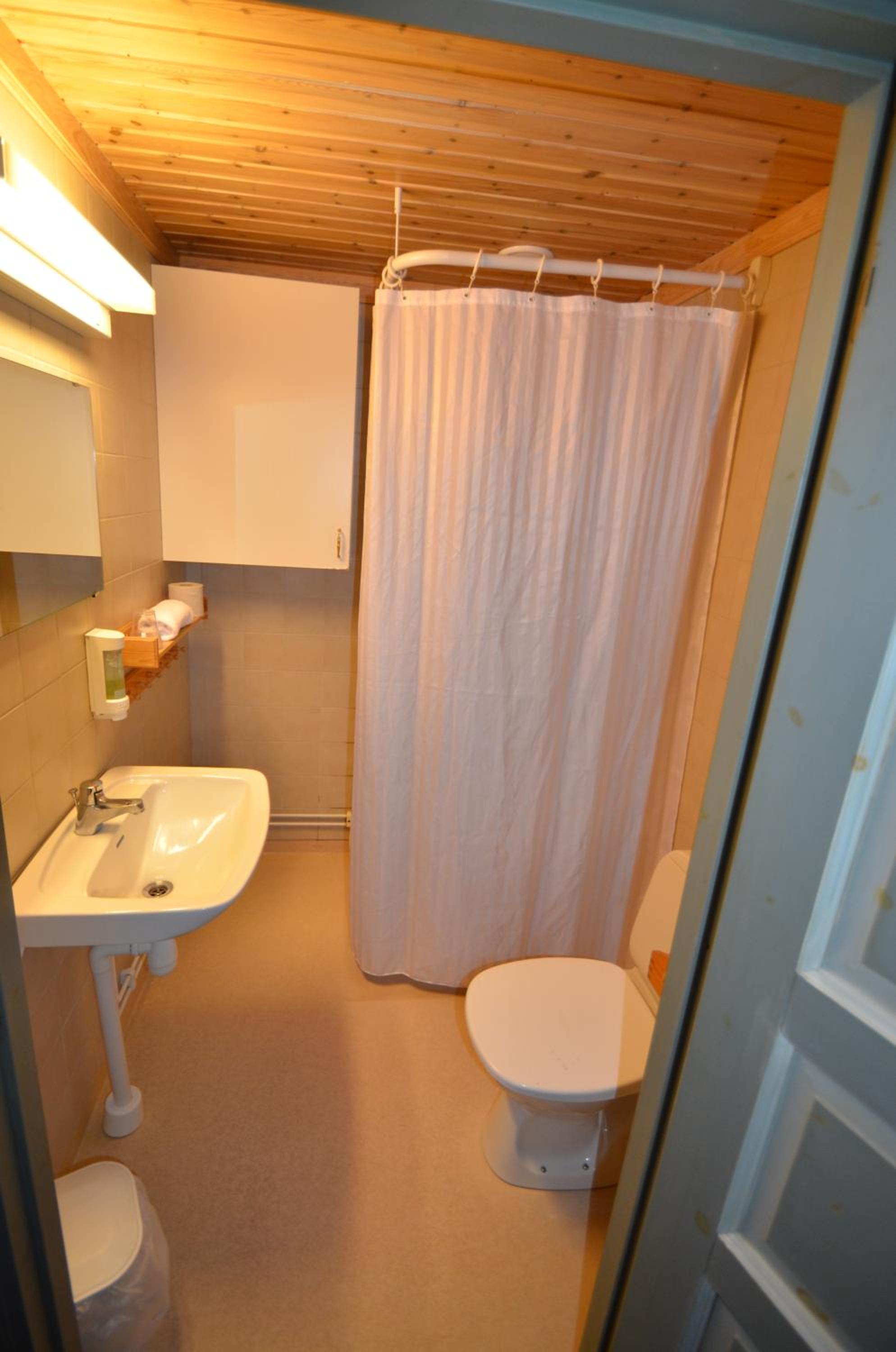 Twin Room - Photo 2