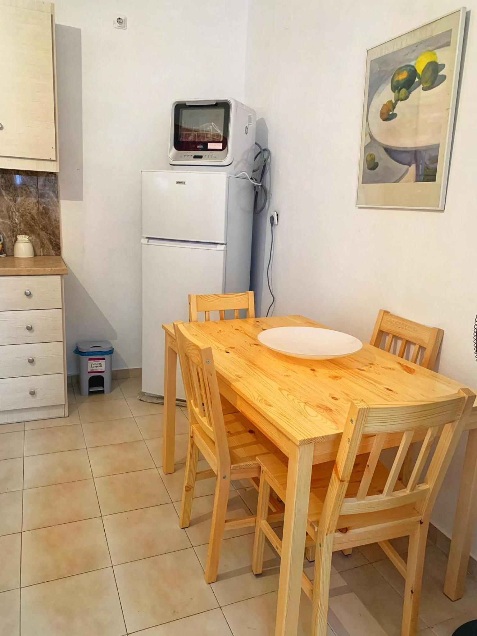 Two-Bedroom House - Photo 7