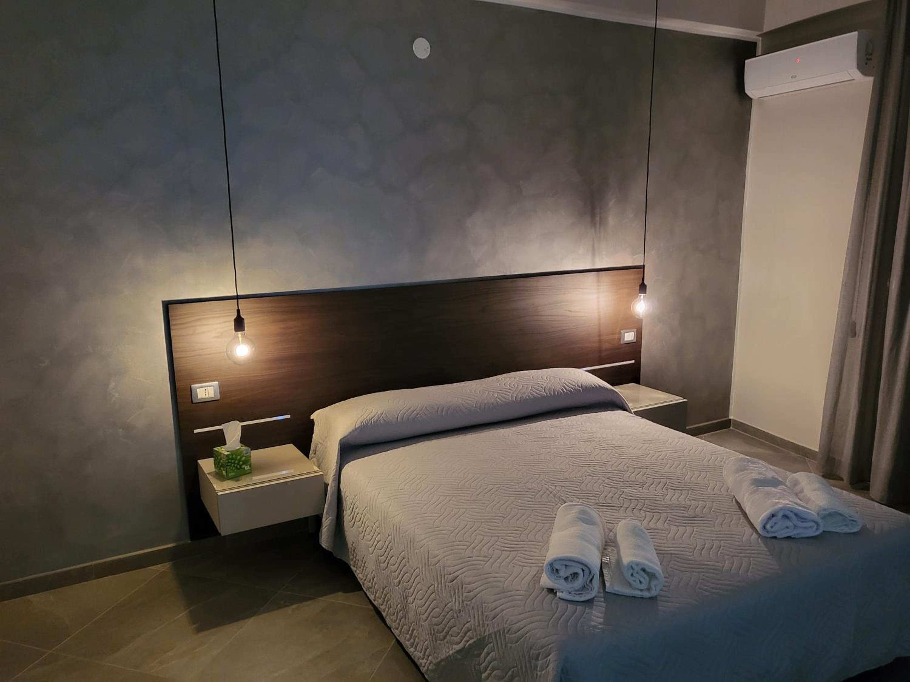 Large Double Room photo 3