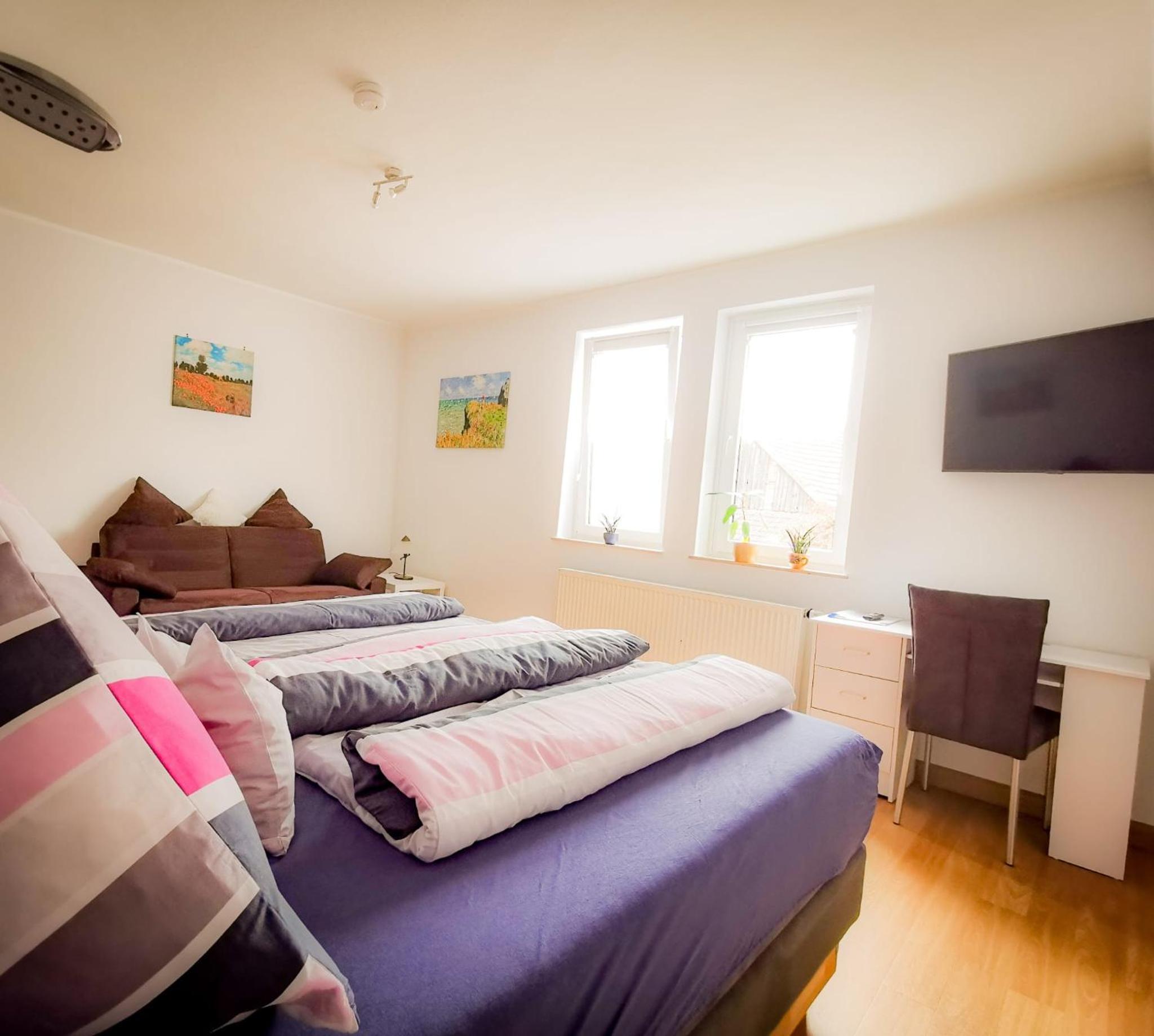 One-Bedroom Apartment - Photo 6