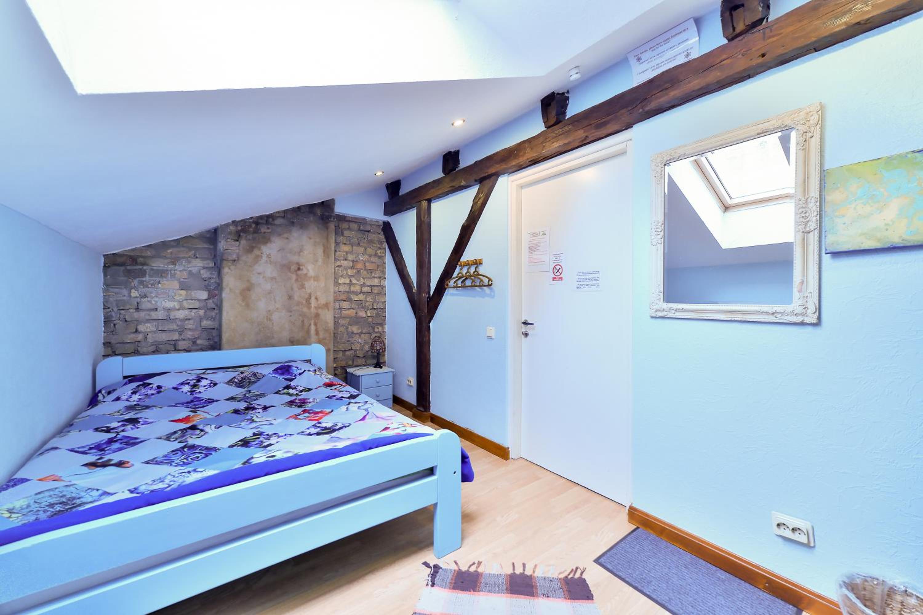 Double Room with Shared Bathroom photo 3