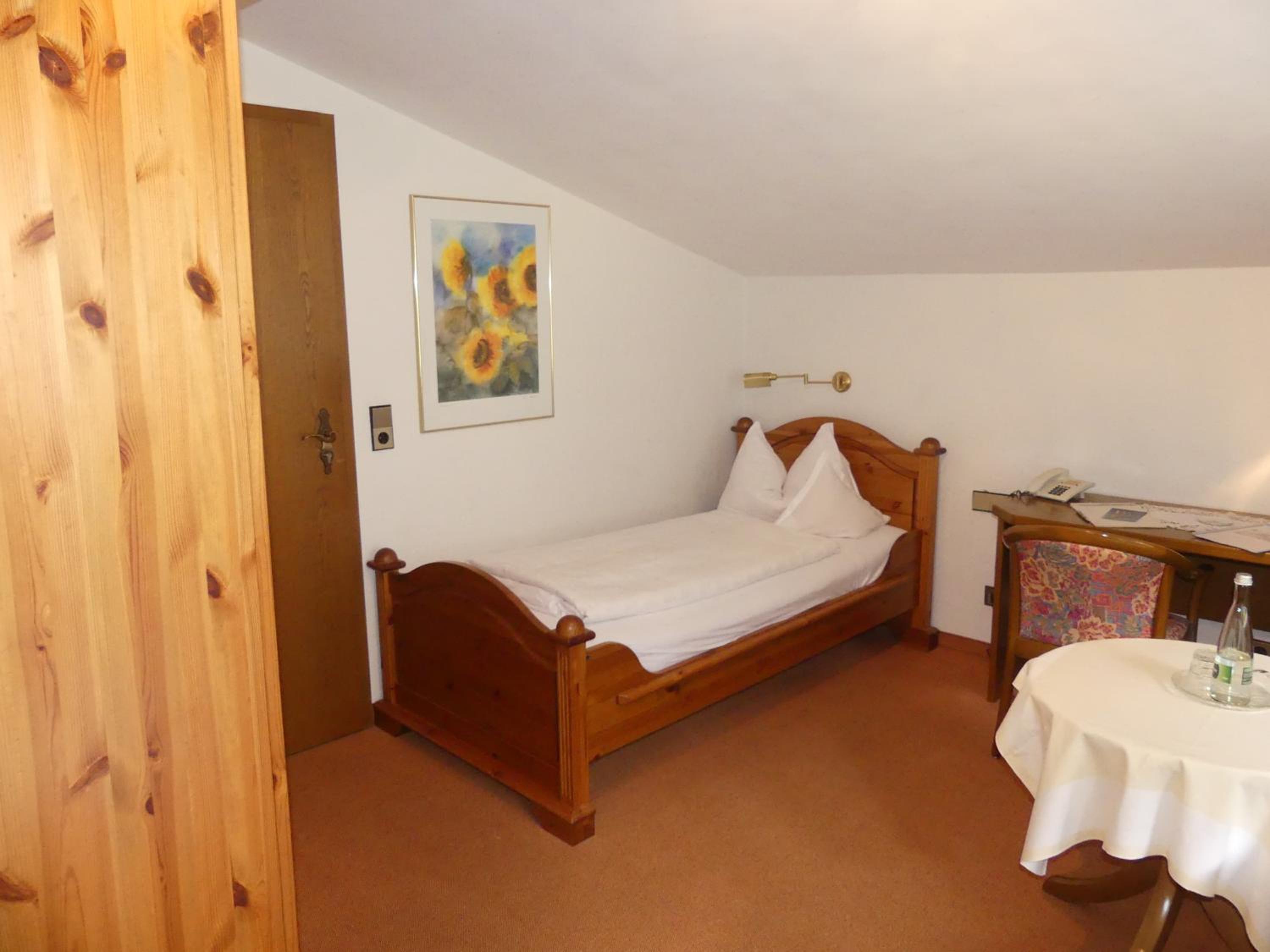 Budget Single Room photo 3