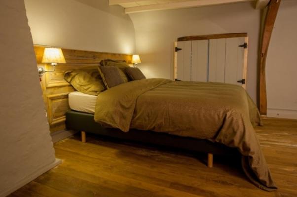 Six-Bedroom House photo 1