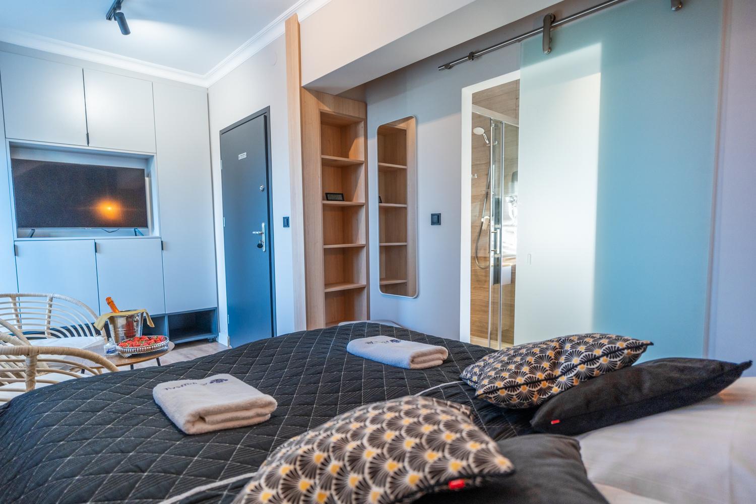 Two-Bedroom Apartment - Photo 2
