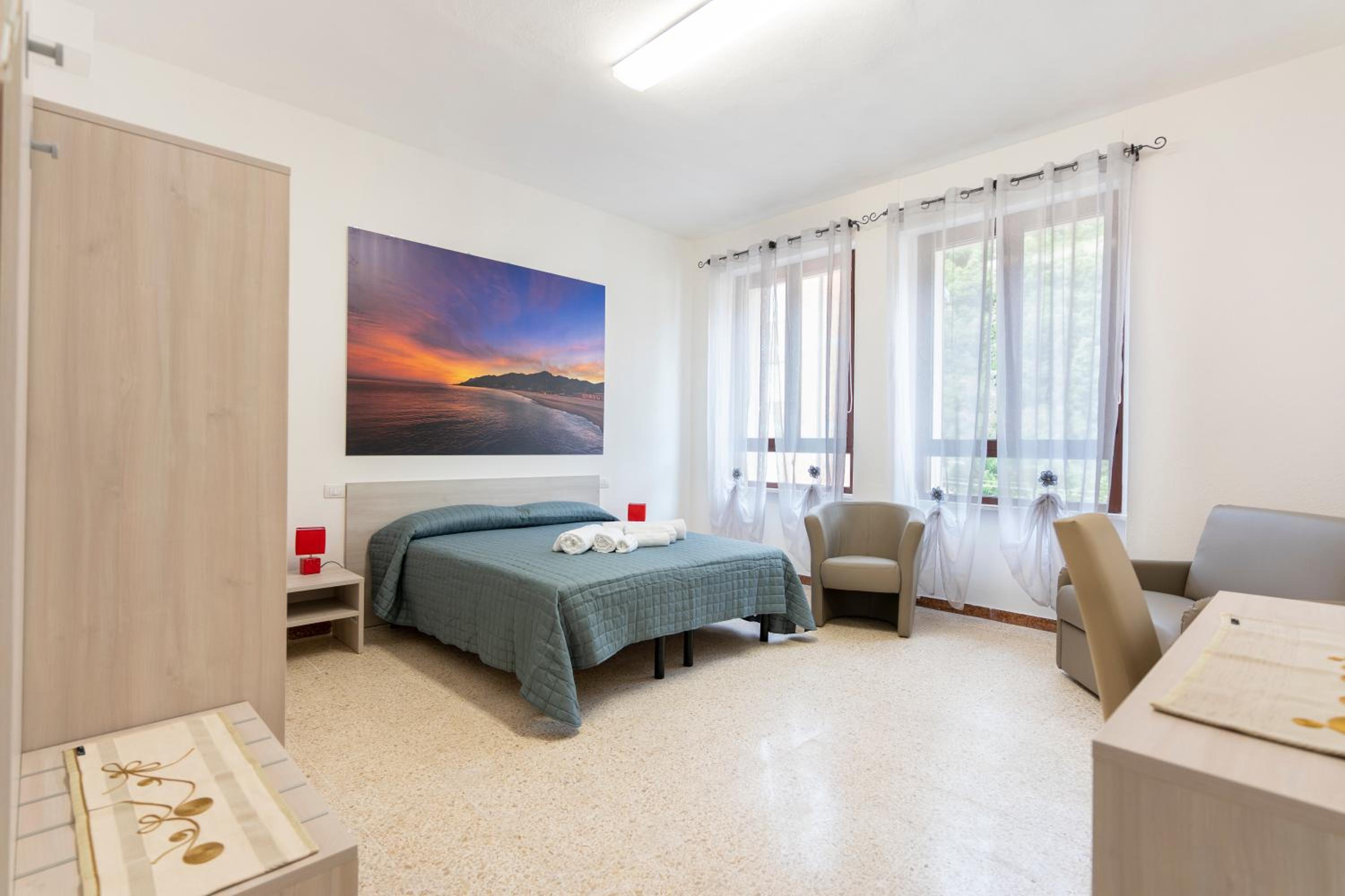 Deluxe Room - Photo 2