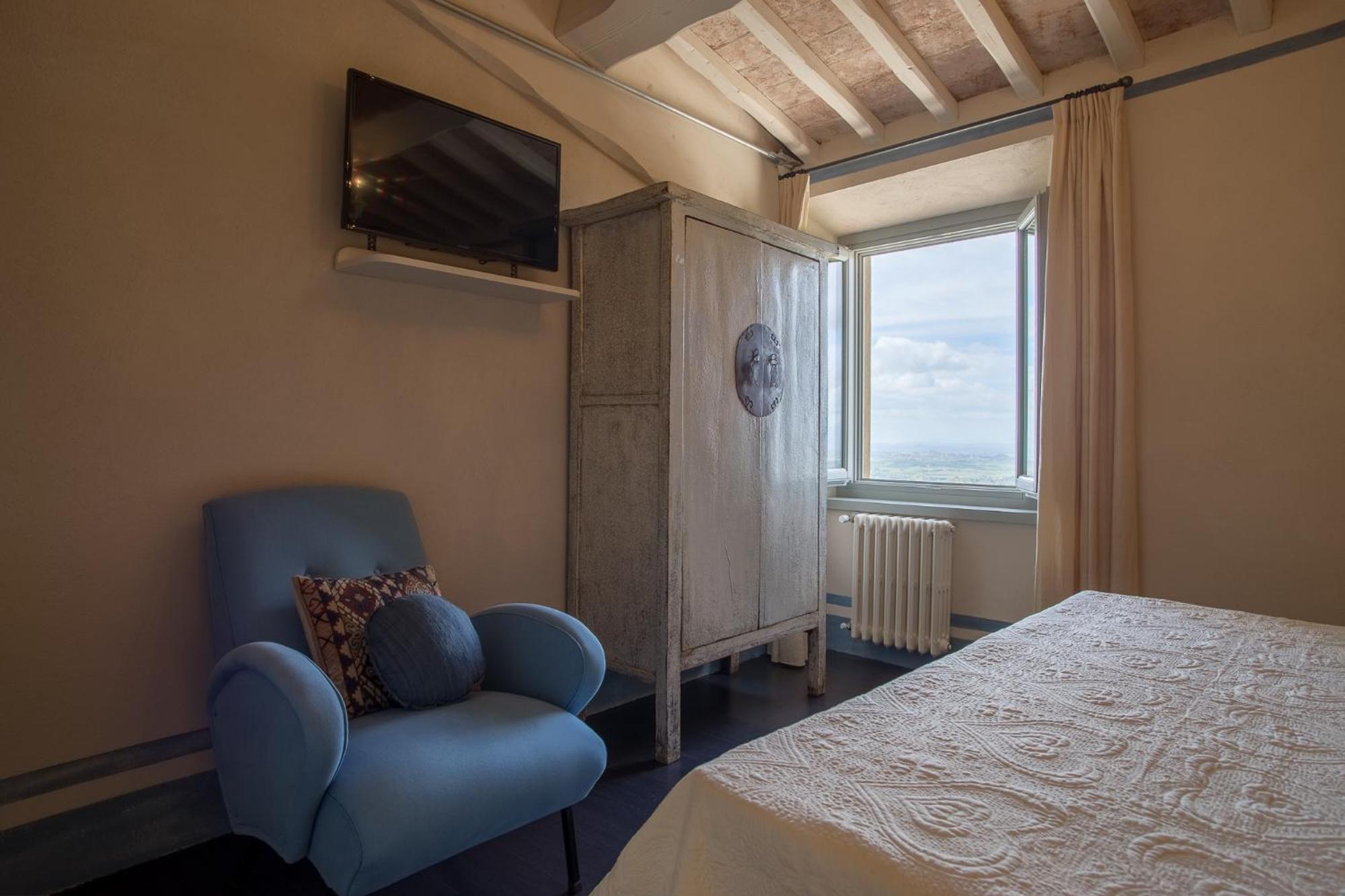 Double Room with Private Bathroom - Photo 5