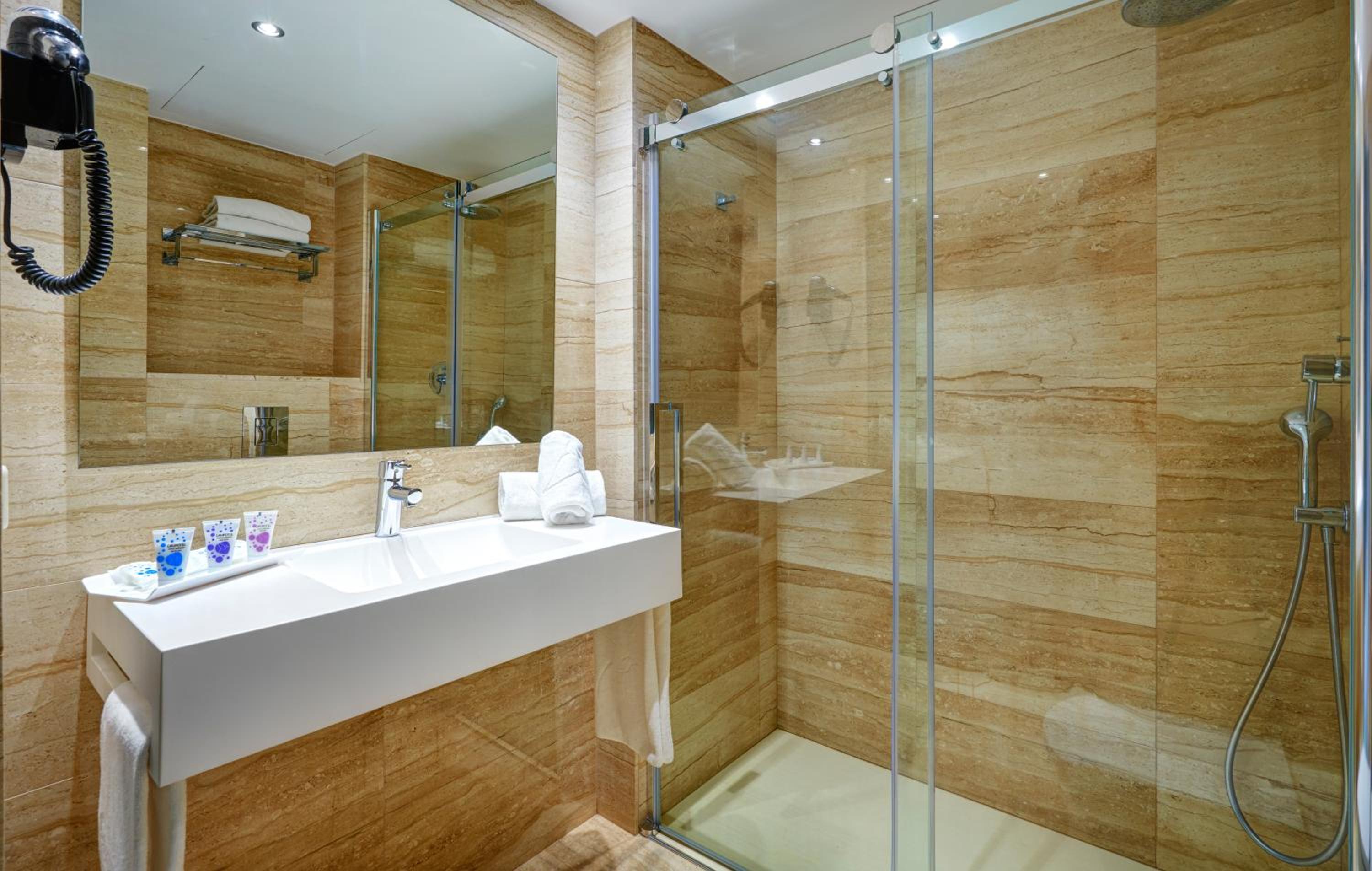 Twin Room (1 Adult) photo 2