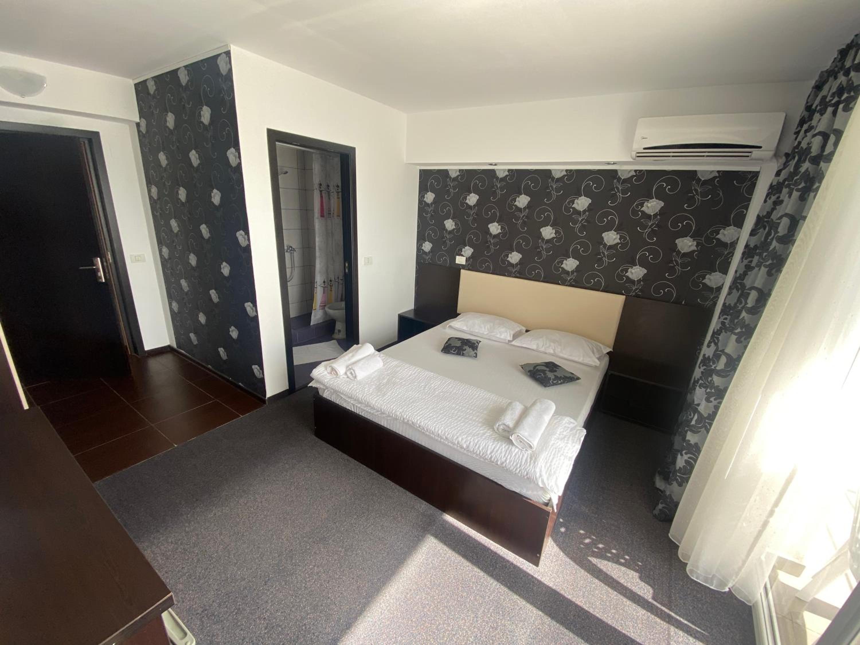 Double Room with Sea View - Photo 2
