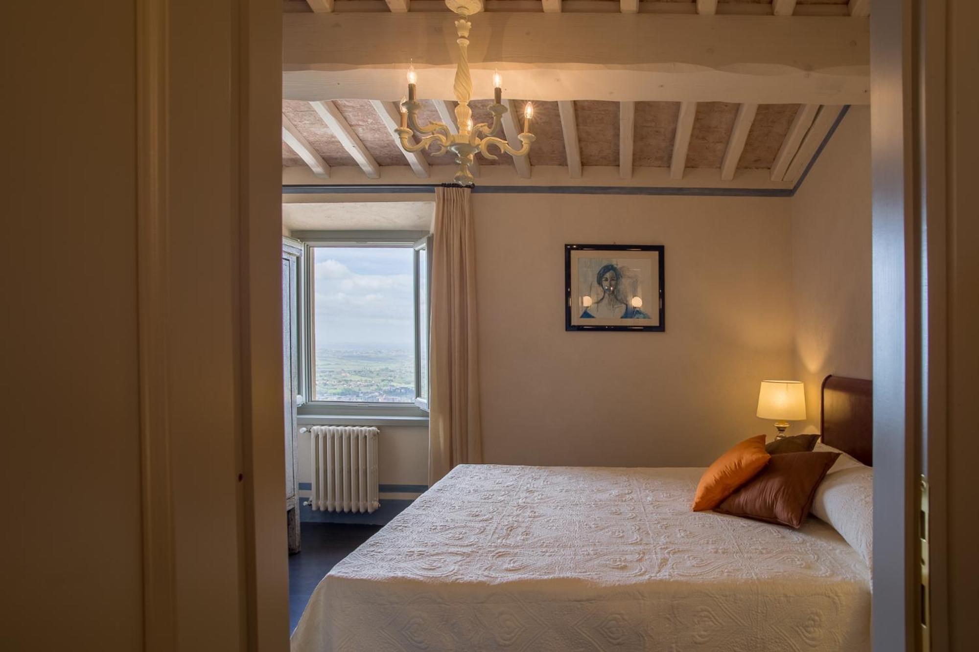 Double Room with Private Bathroom - Photo 4