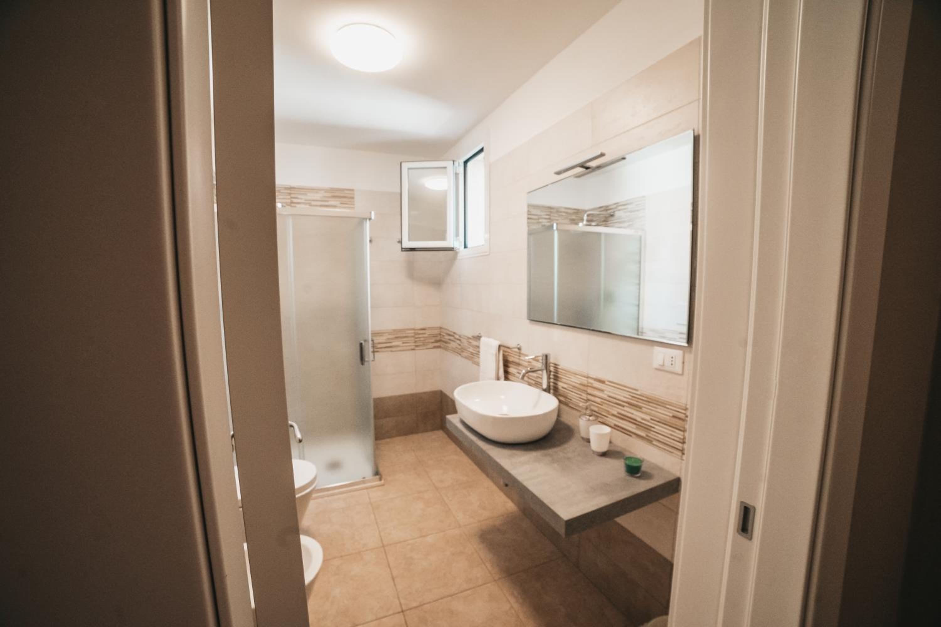 Deluxe Room (2 Adults + 1 Child) photo 2