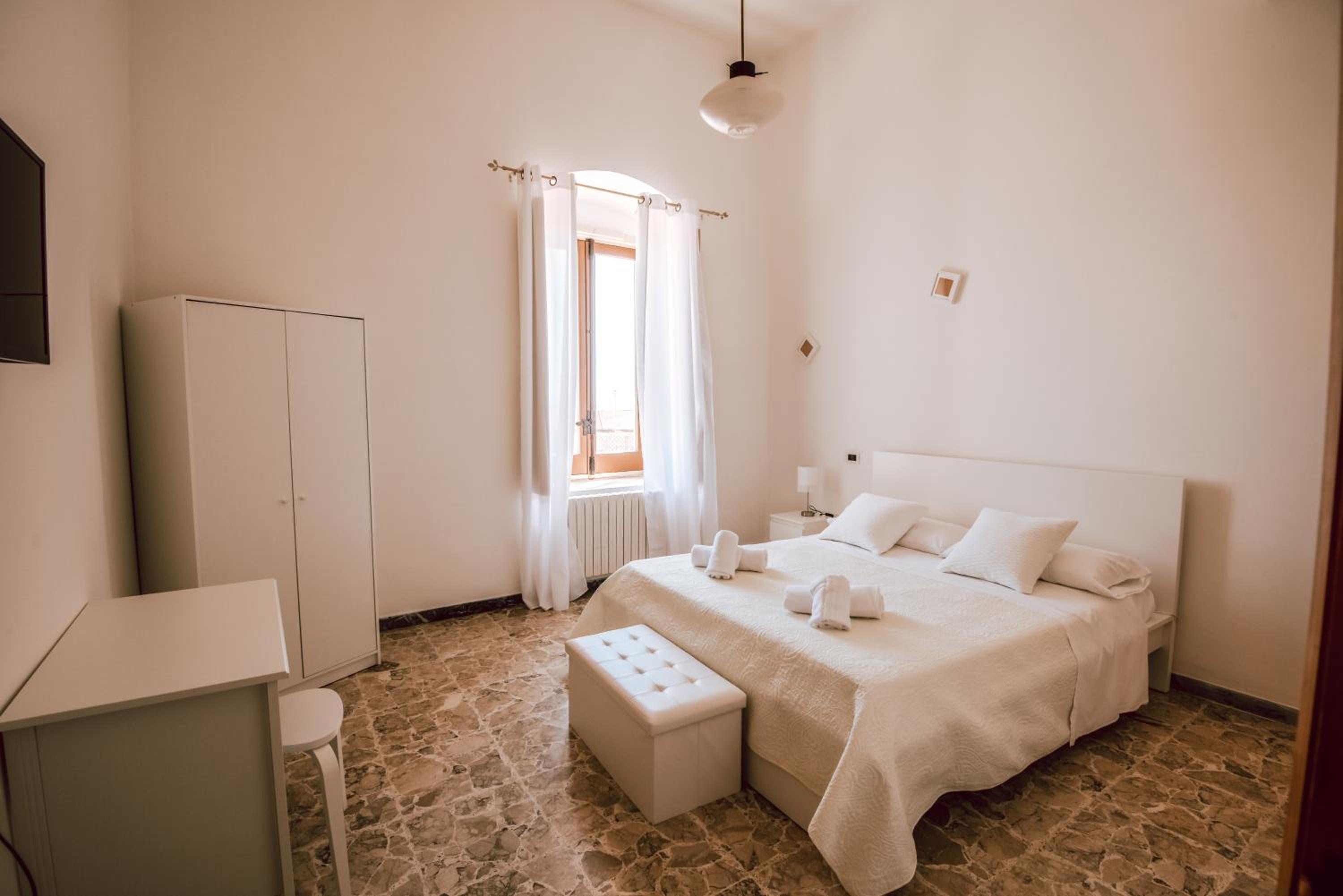 Double Room with Private Bathroom photo 1