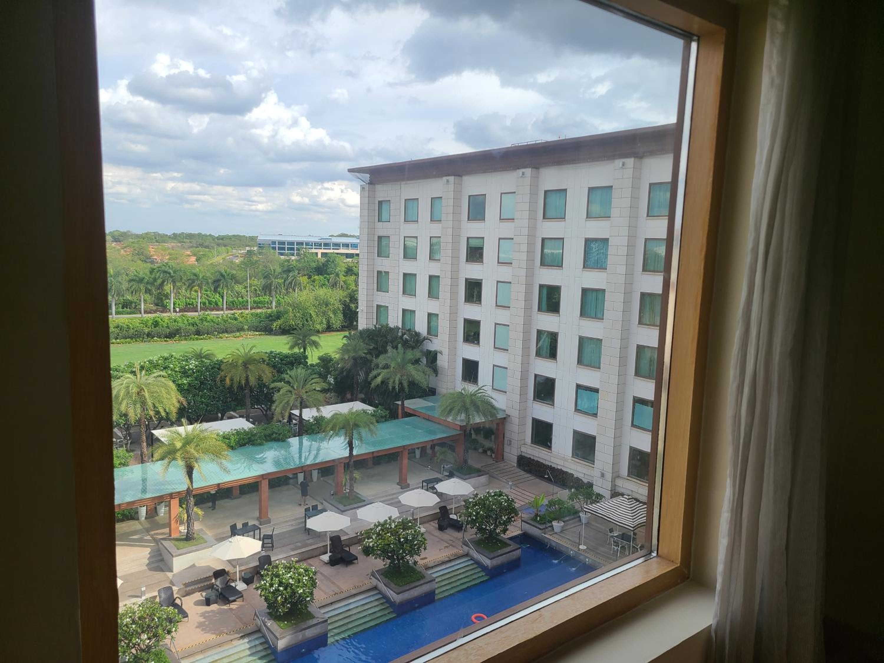 Superior Twin Beds with Pool View - Photo 10