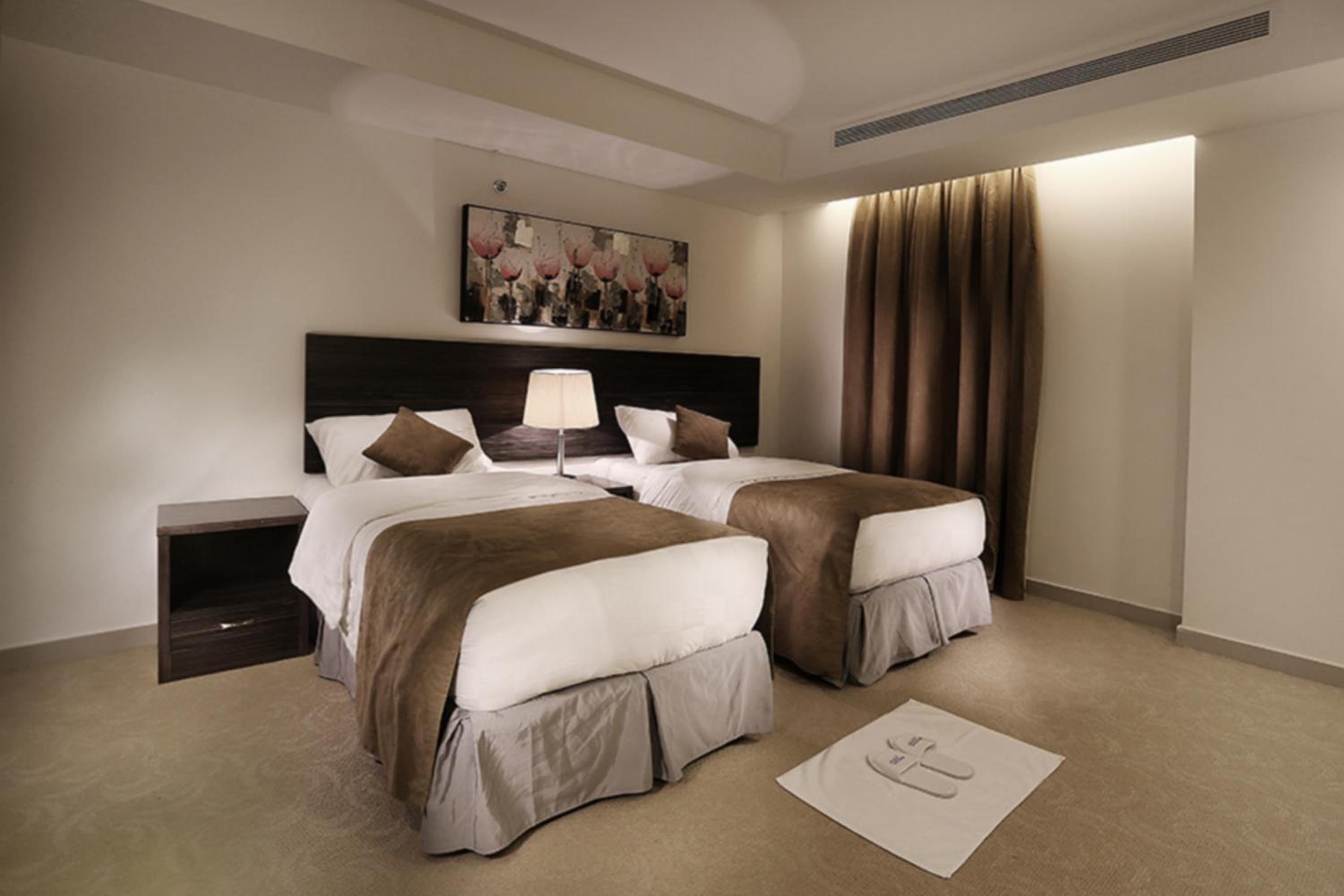 One-Bedroom Apartment with Twin Bed photo 2