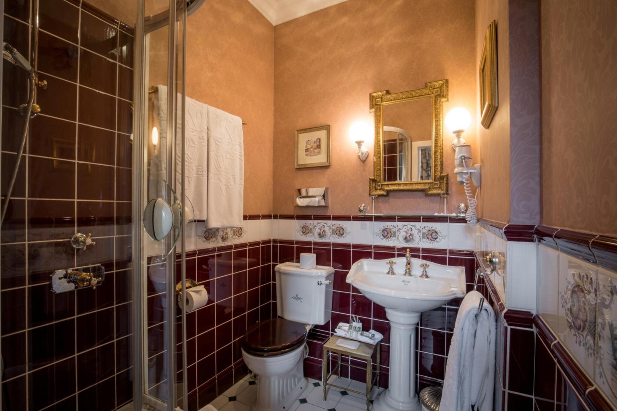 Deluxe Room - Photo 19