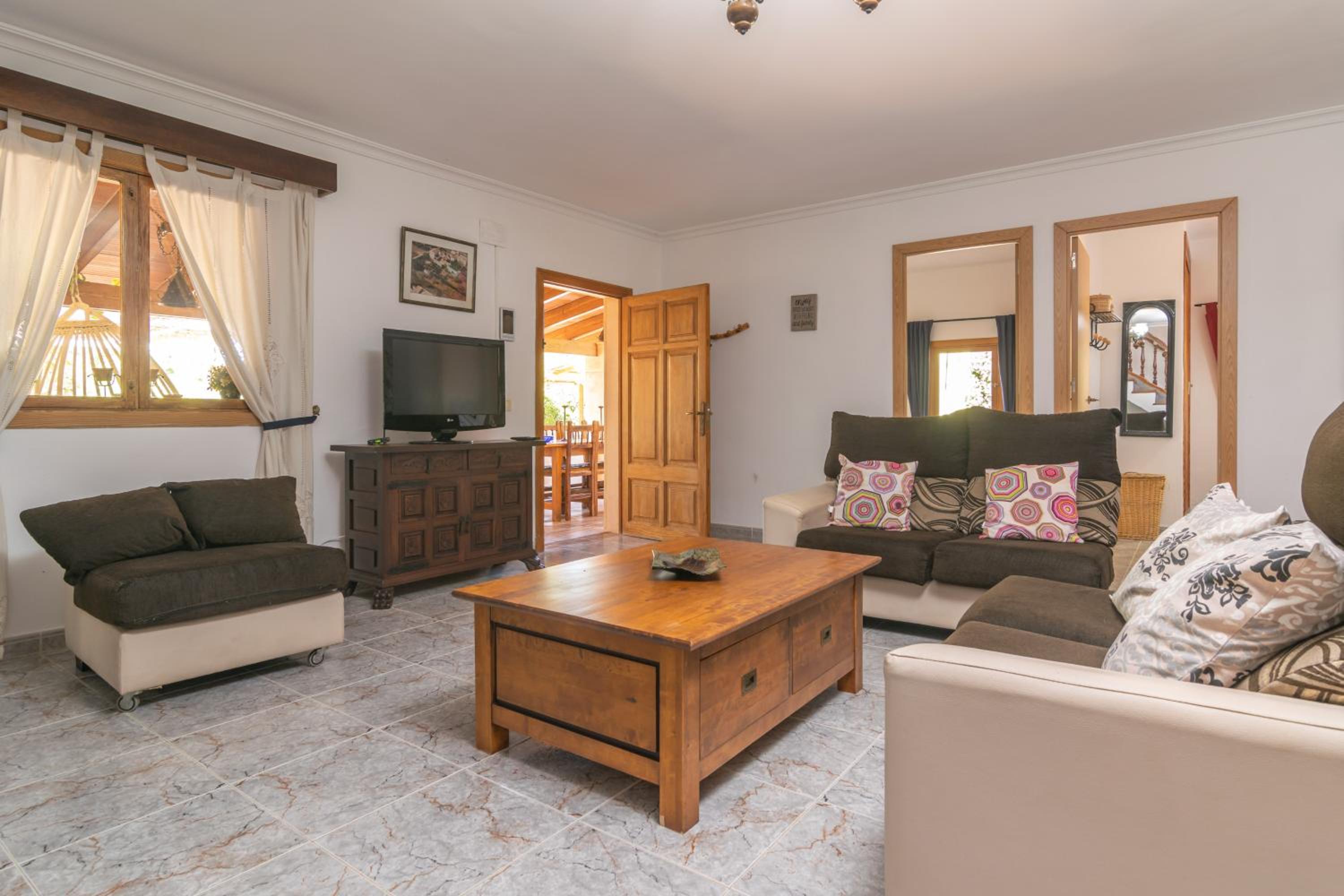 Villa photo 3
