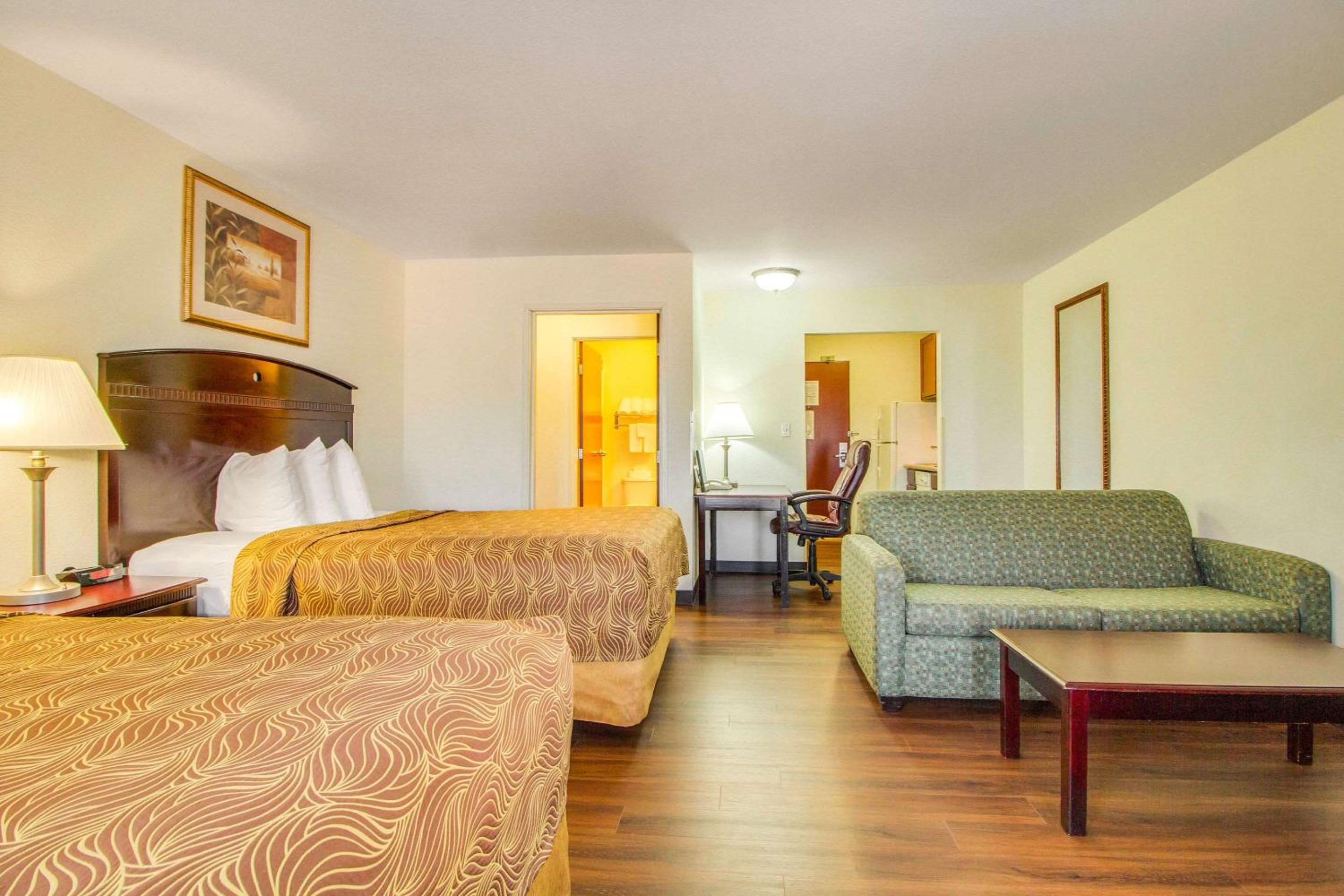 Queen Suite with Two Queen Beds - Accessible/Non-Smoking - Photo 1