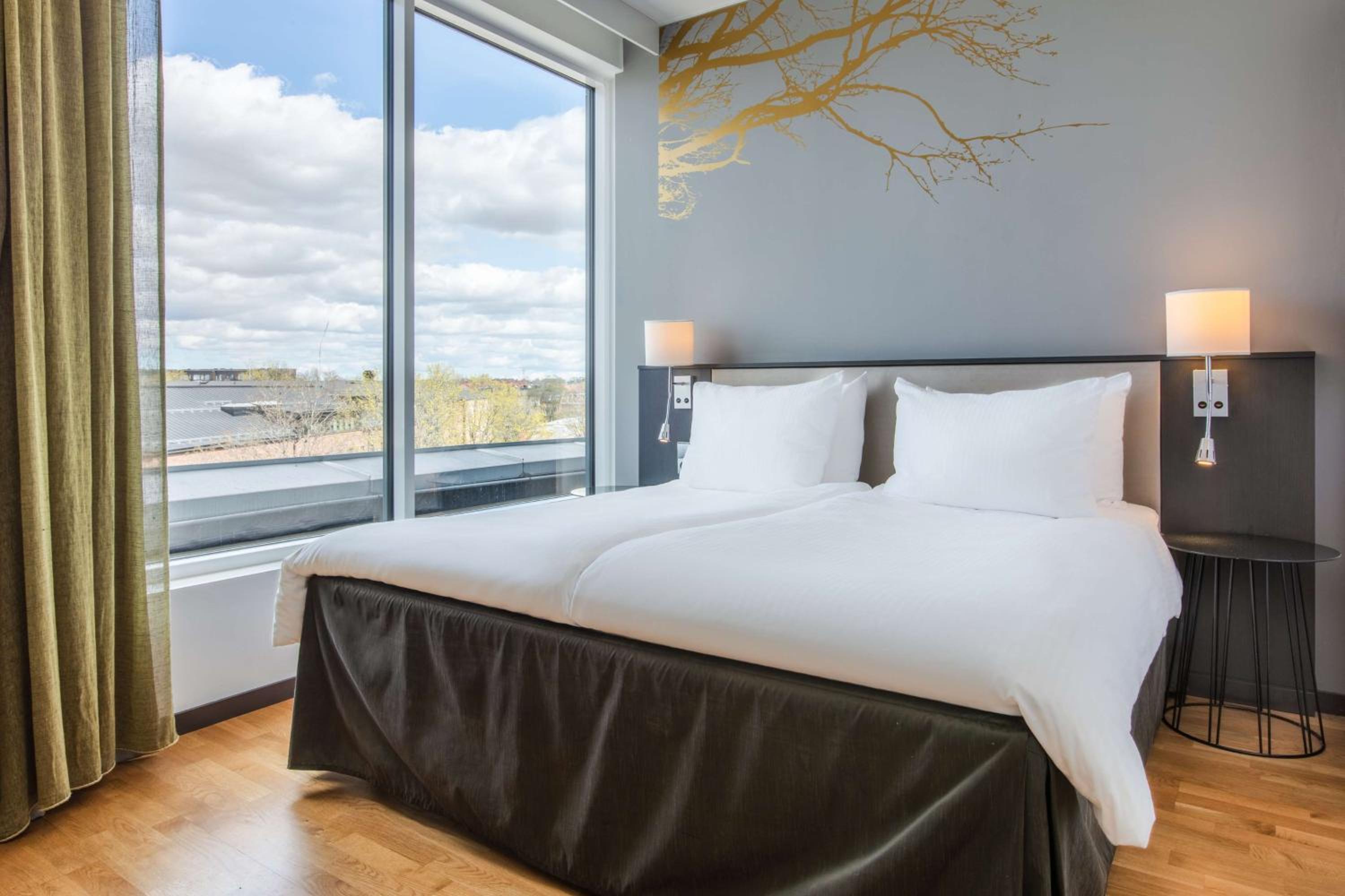 One-Bedroom Suite - Photo 1