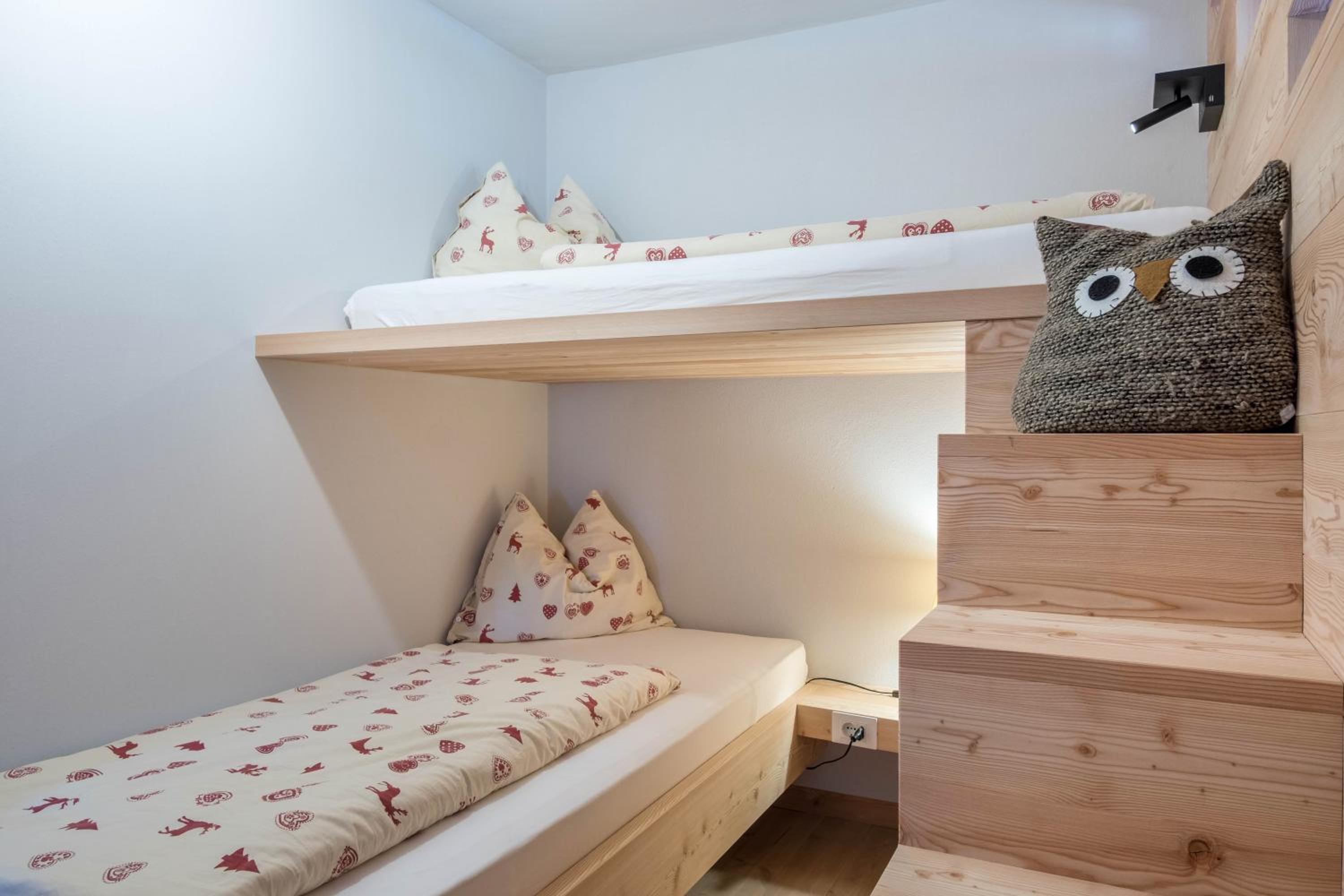 Three-Bedroom House - Photo 3