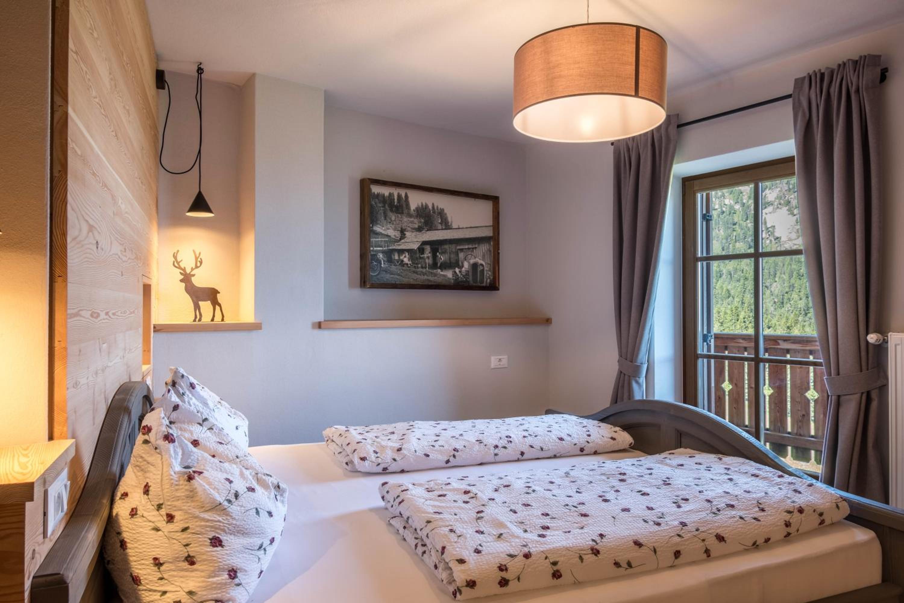 Three-Bedroom House - Photo 10