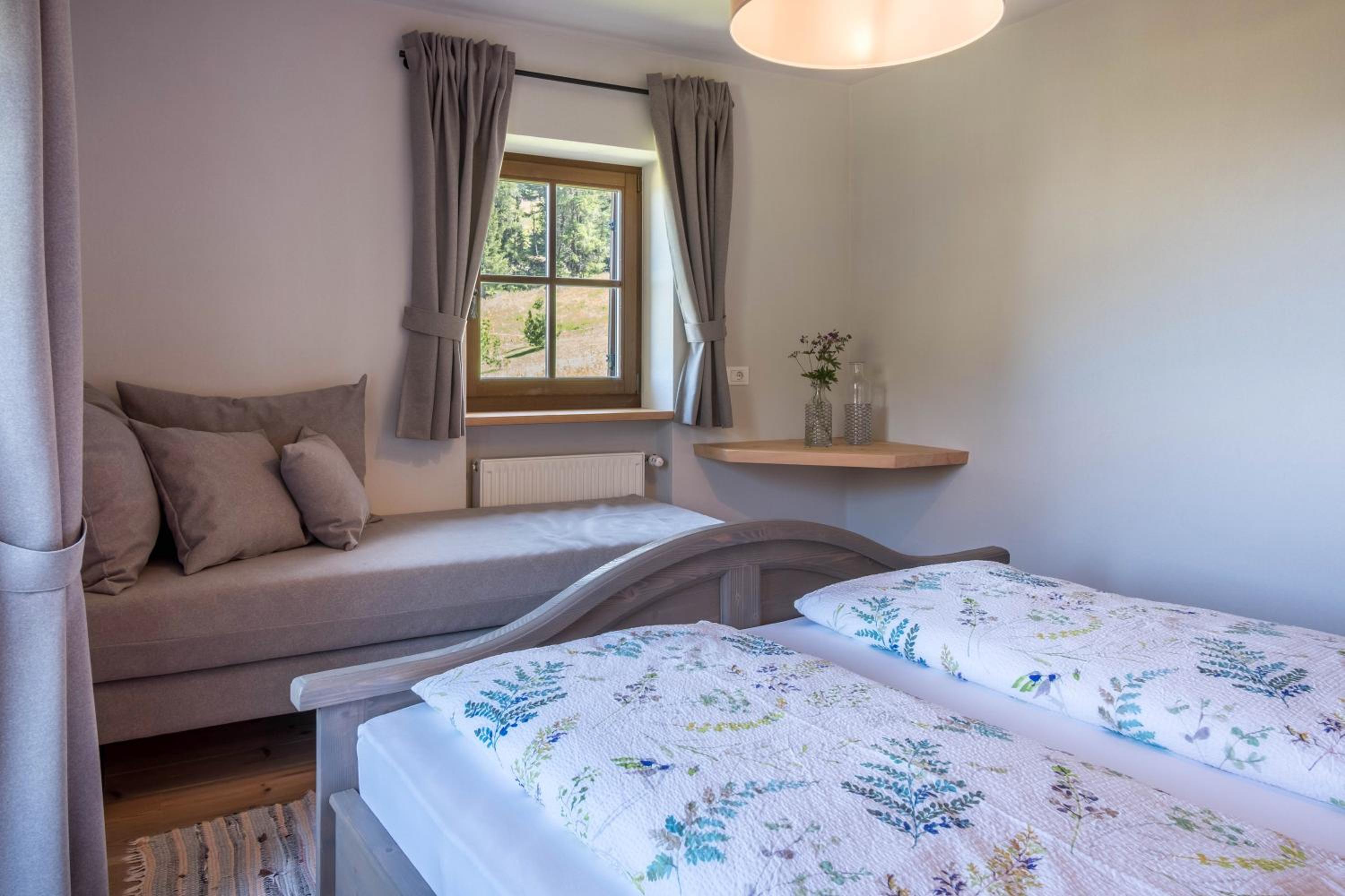 Three-Bedroom House - Photo 14