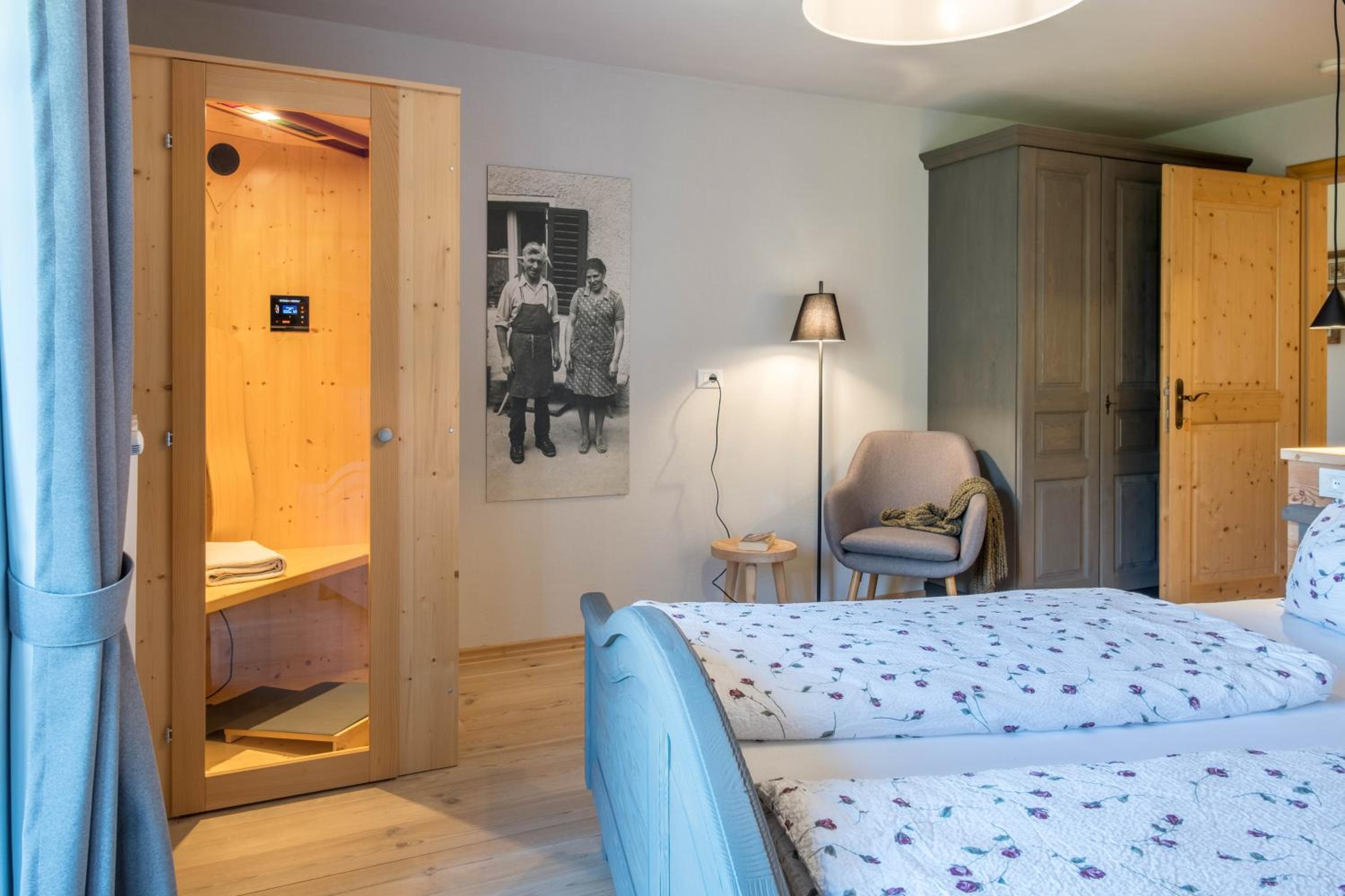 Three-Bedroom House - Photo 8