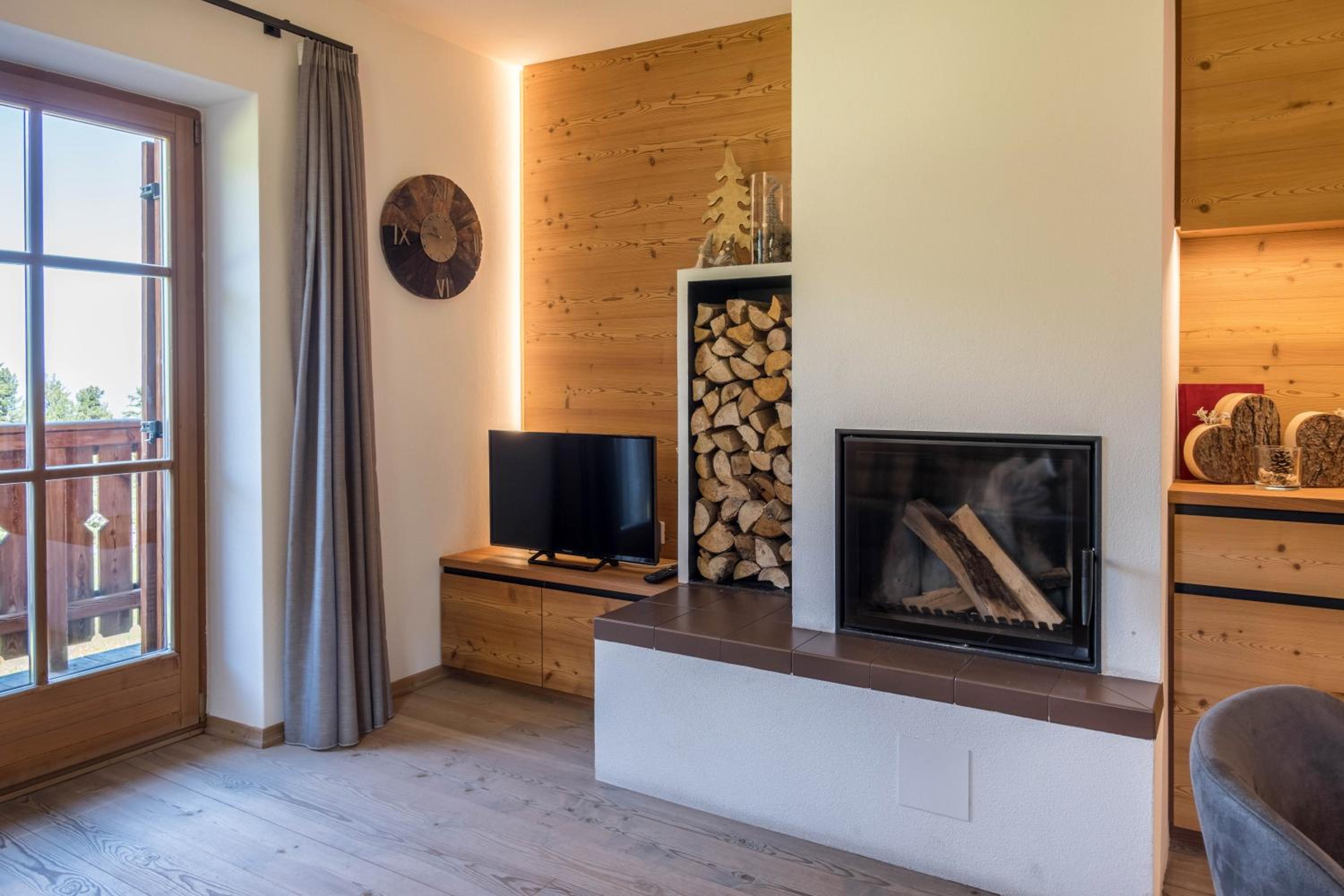 Three-Bedroom House - Photo 25