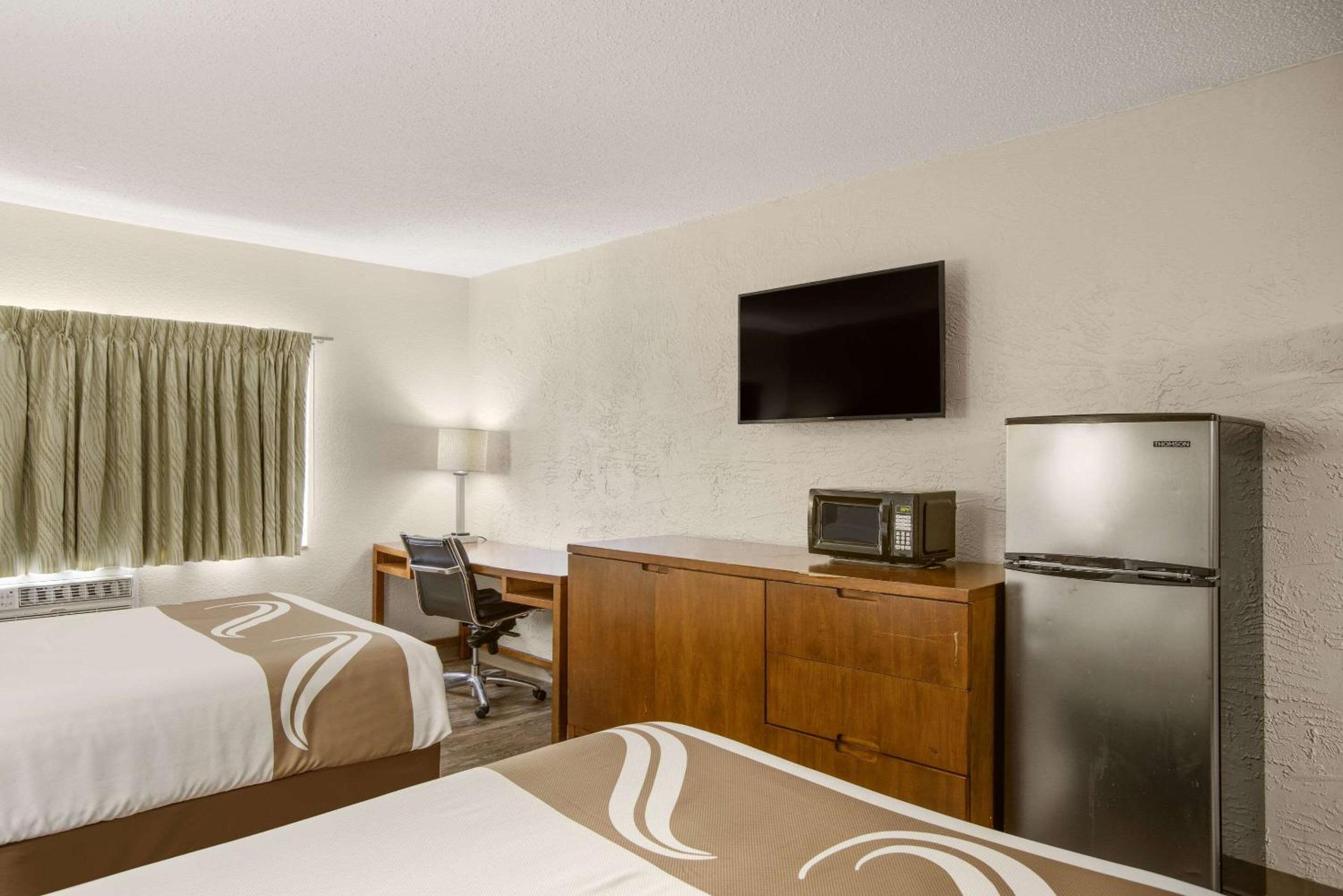 Double Room With Two Double Beds - Non-Smoking photo 2