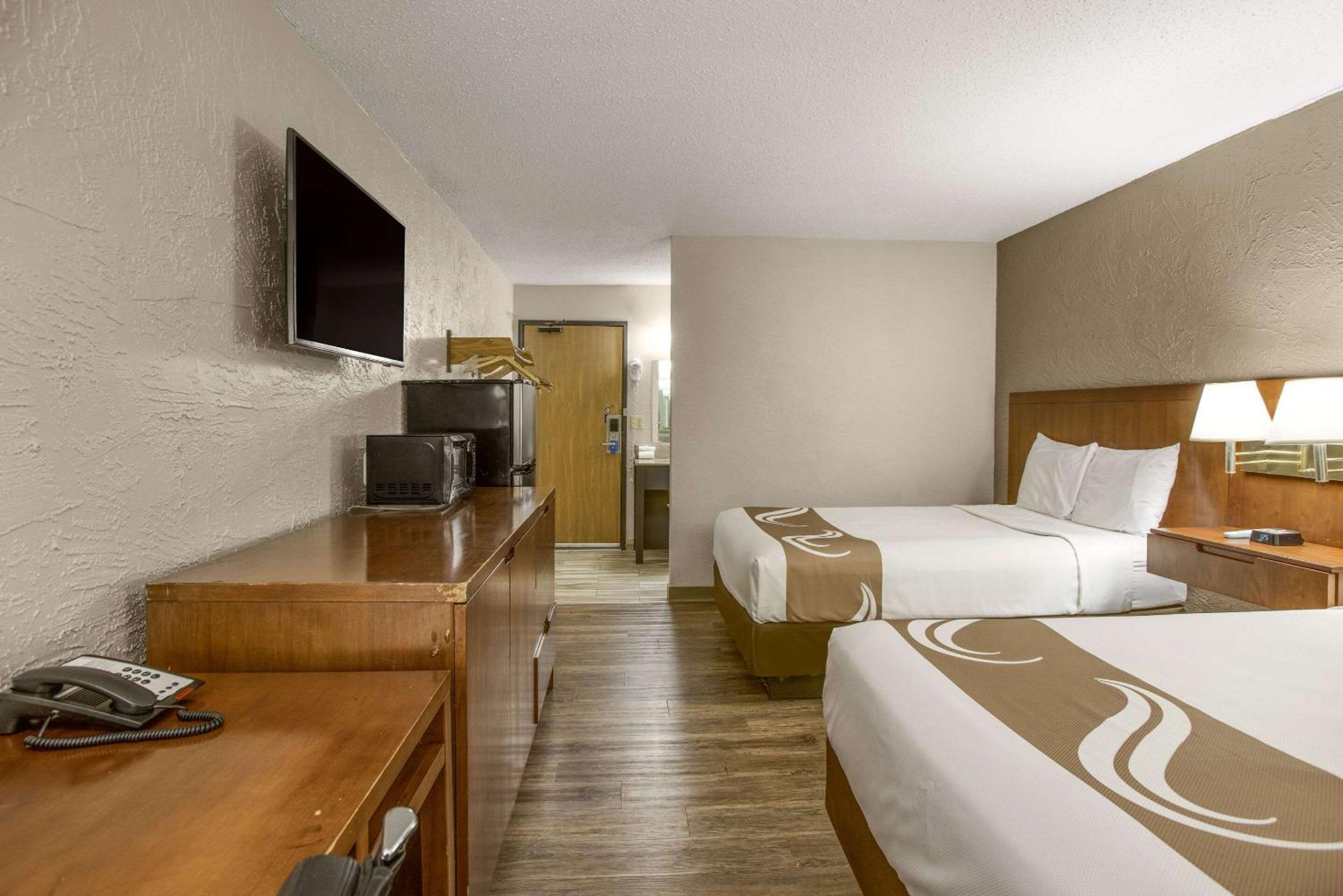 Double Room With Two Double Beds - Non-Smoking photo 1