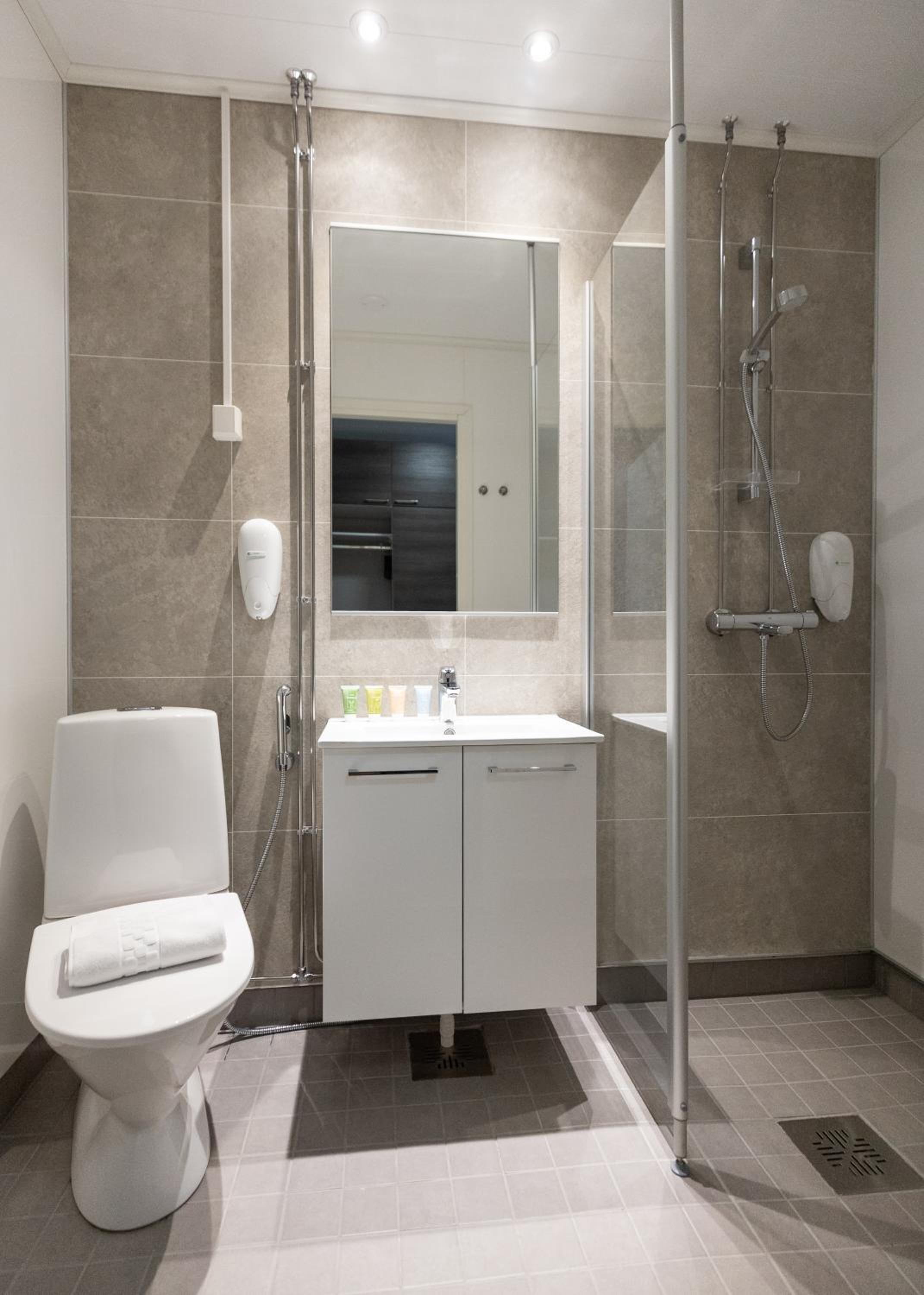 Suite - Photo 2