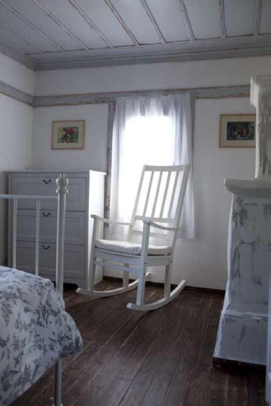 Three-Bedroom House photo 3