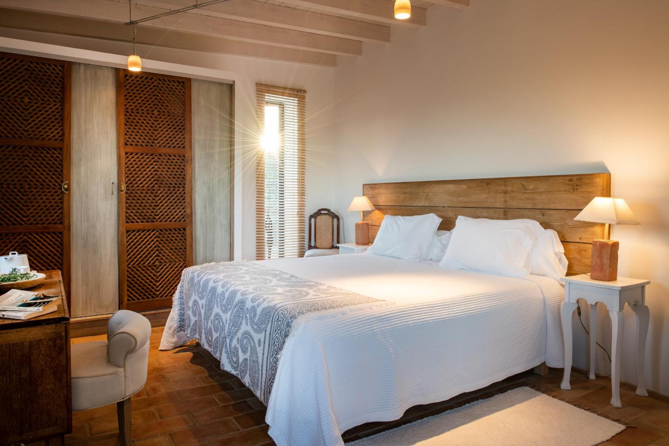 Double or Twin Room with Side Sea View photo 1