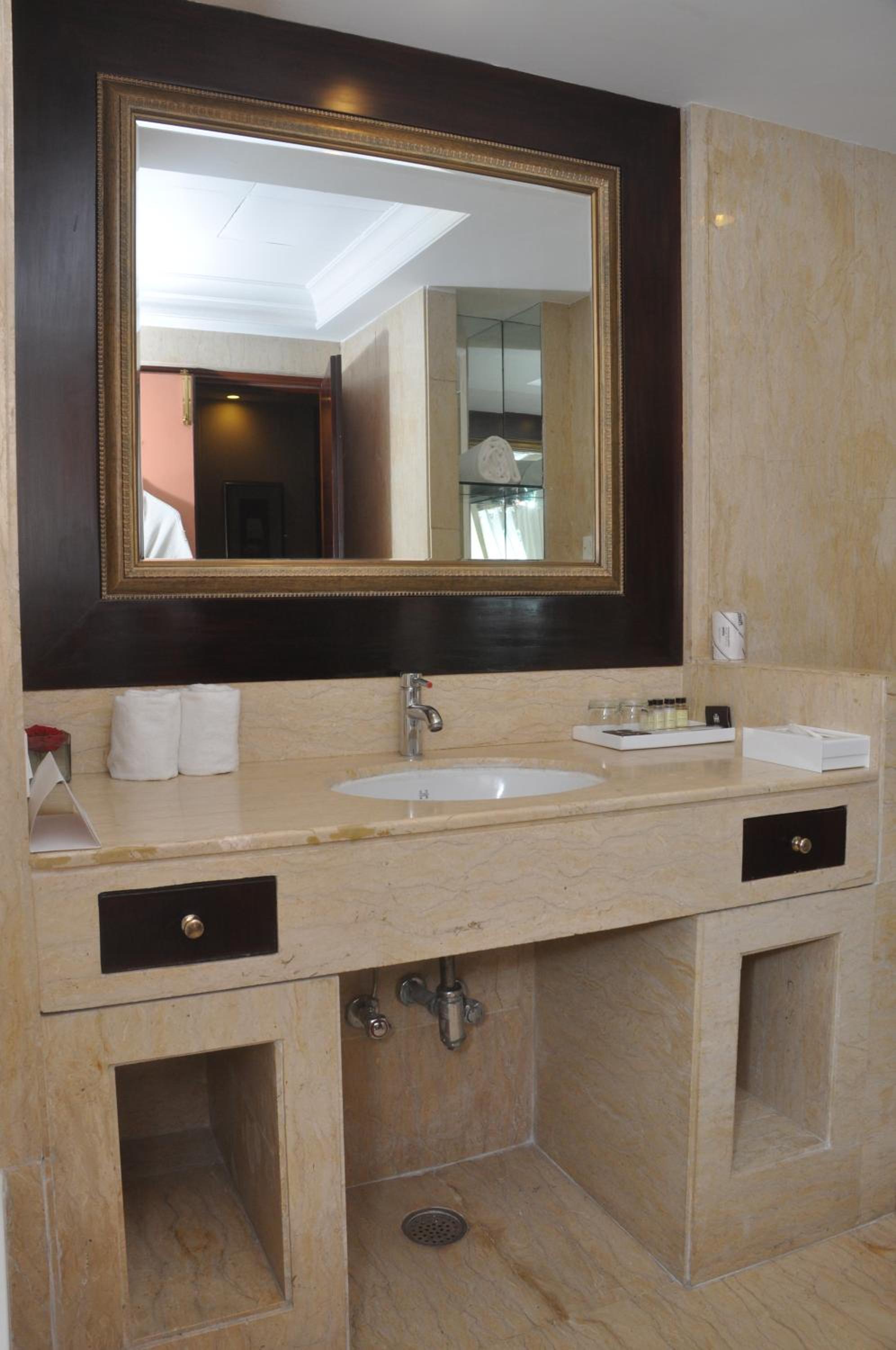 Deluxe Suite Room - Photo 3